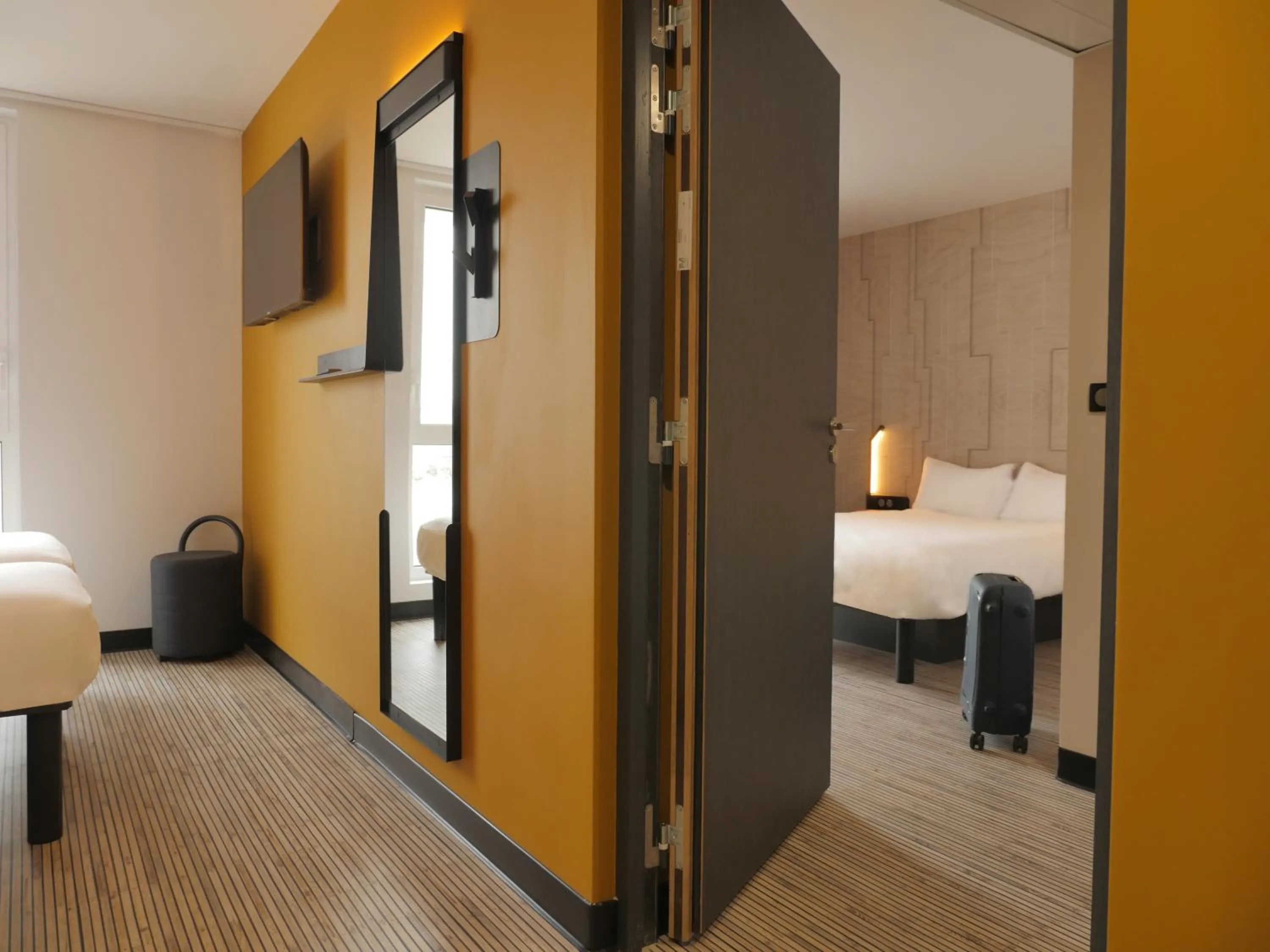 Photo of the whole room, Bed in B&B HOTEL Carcassonne Rocadest La Cité