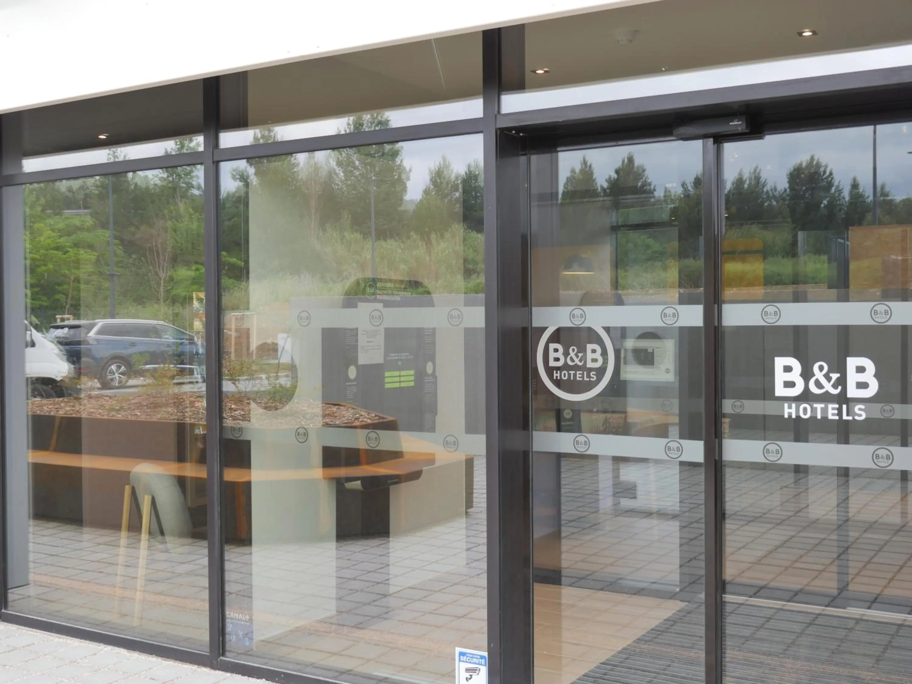 Property building in B&B HOTEL Carcassonne Rocadest La Cité