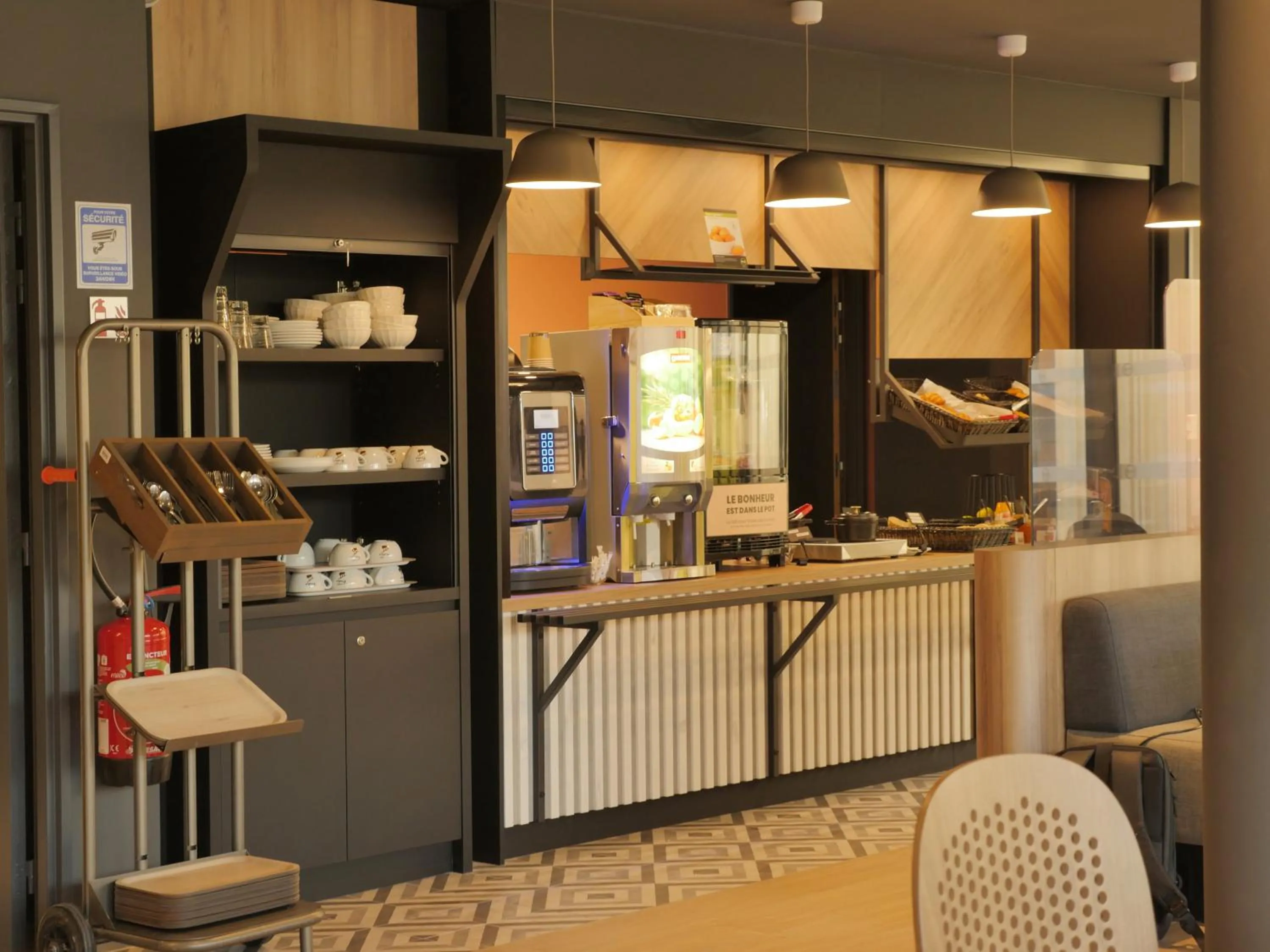 Breakfast in B&B HOTEL Carcassonne Rocadest La Cité