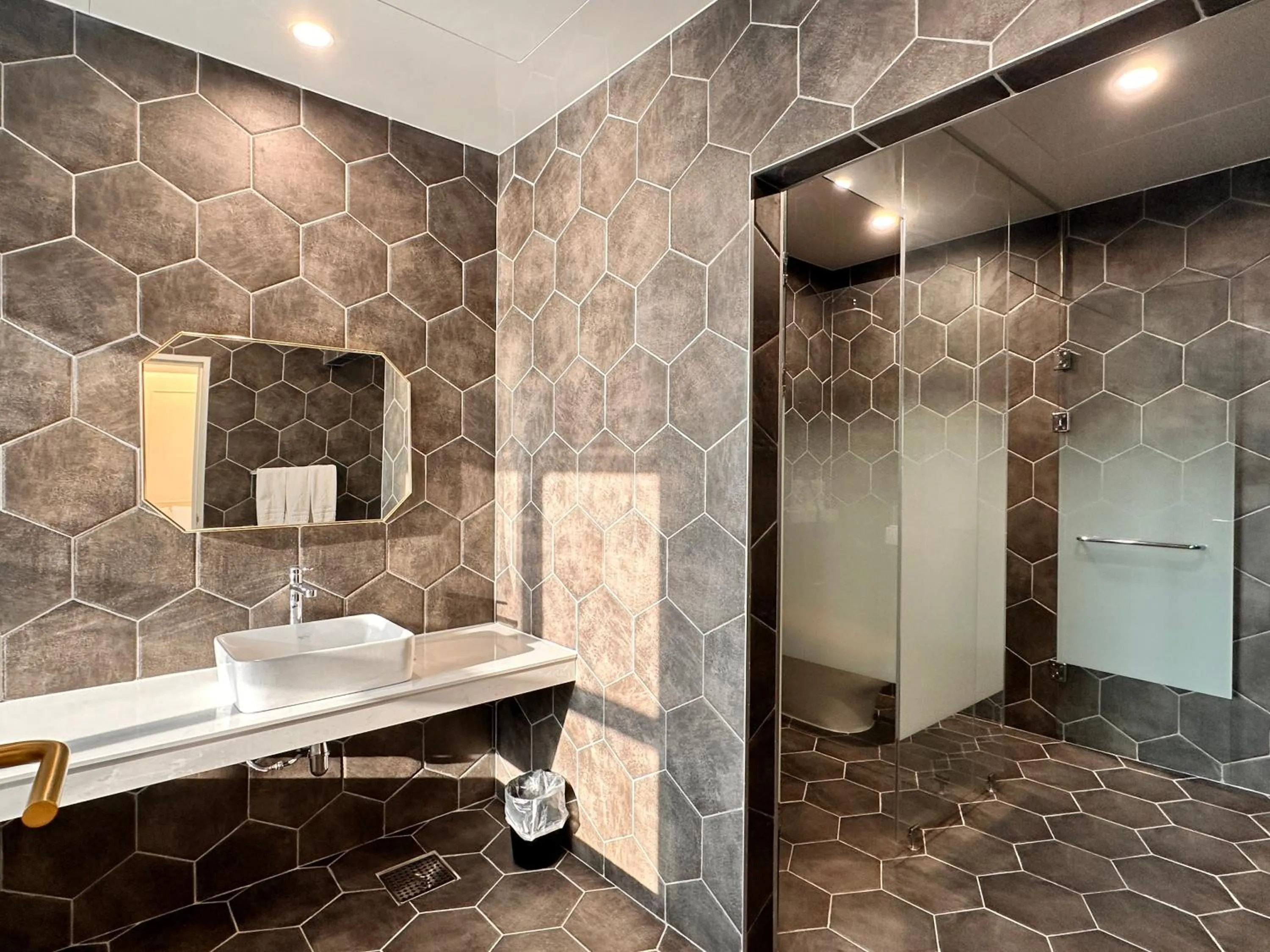 Shower in Restia Incheon Bay Hotel