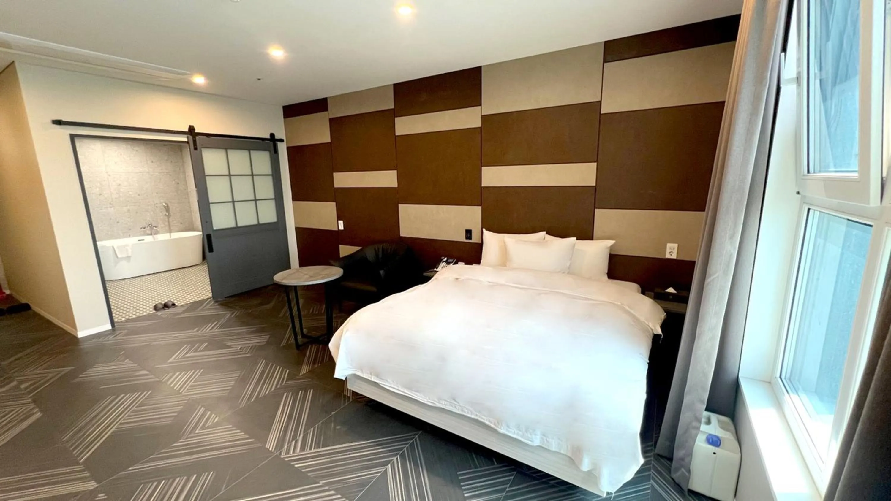 Bedroom, Bed in Restia Incheon Bay Hotel