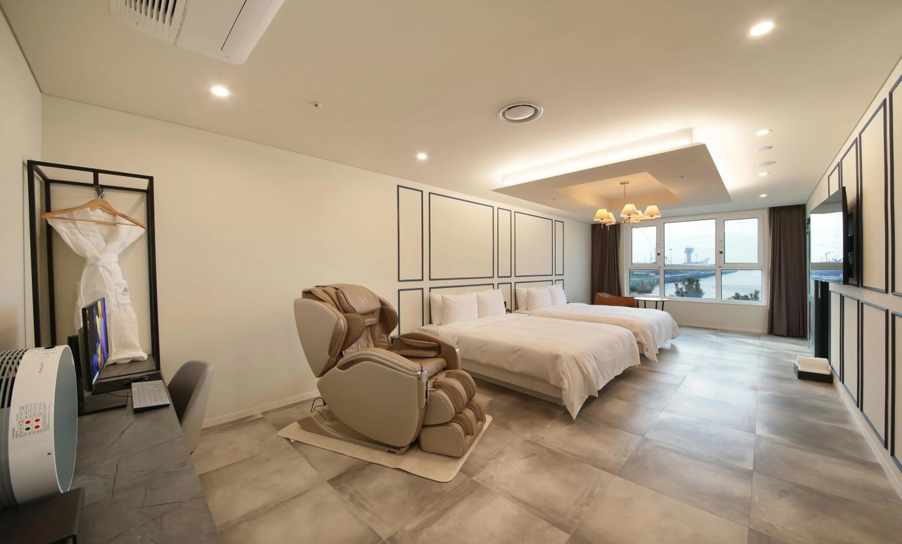 Bedroom, Bed in Restia Incheon Bay Hotel