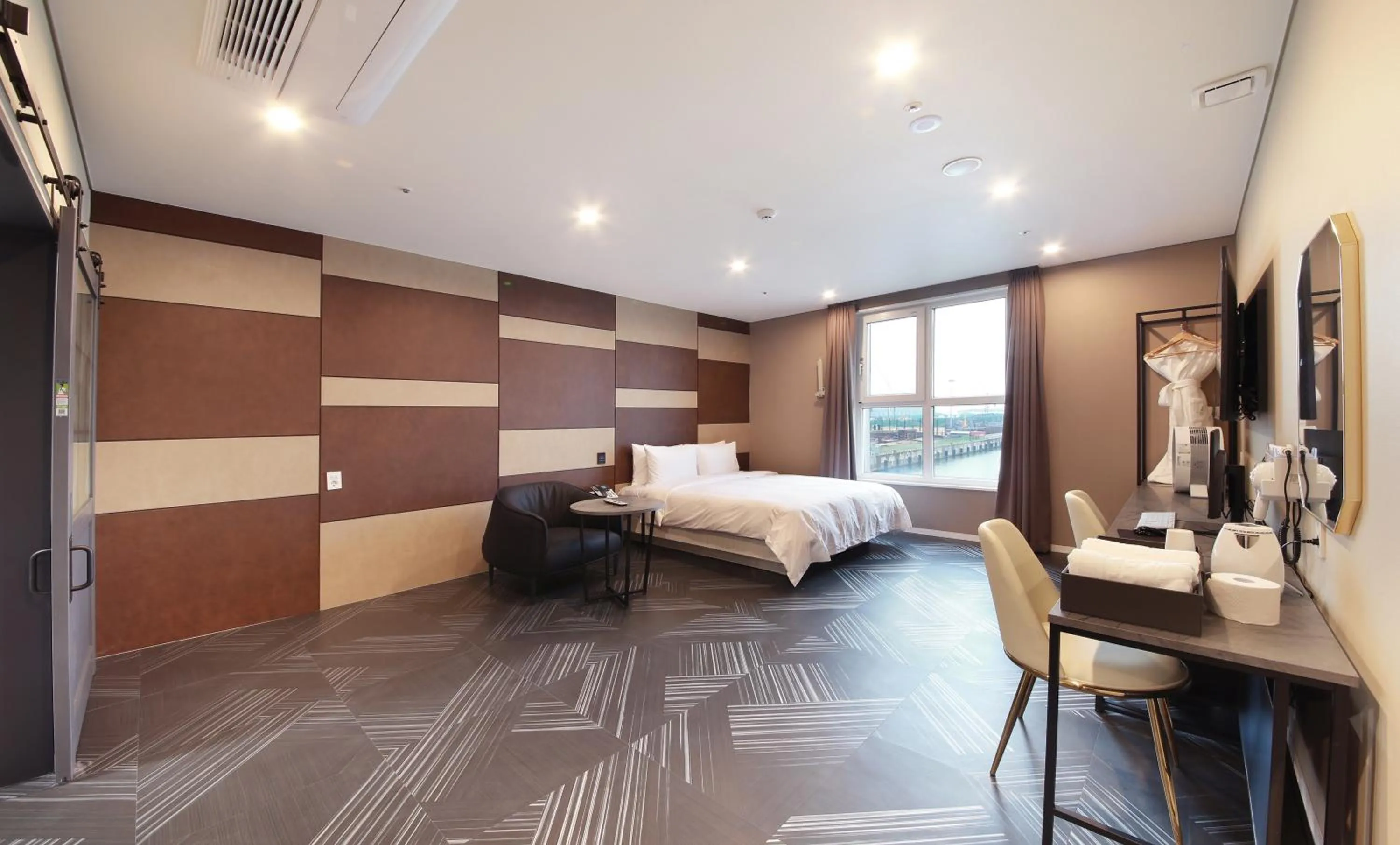 Bed in Restia Incheon Bay Hotel