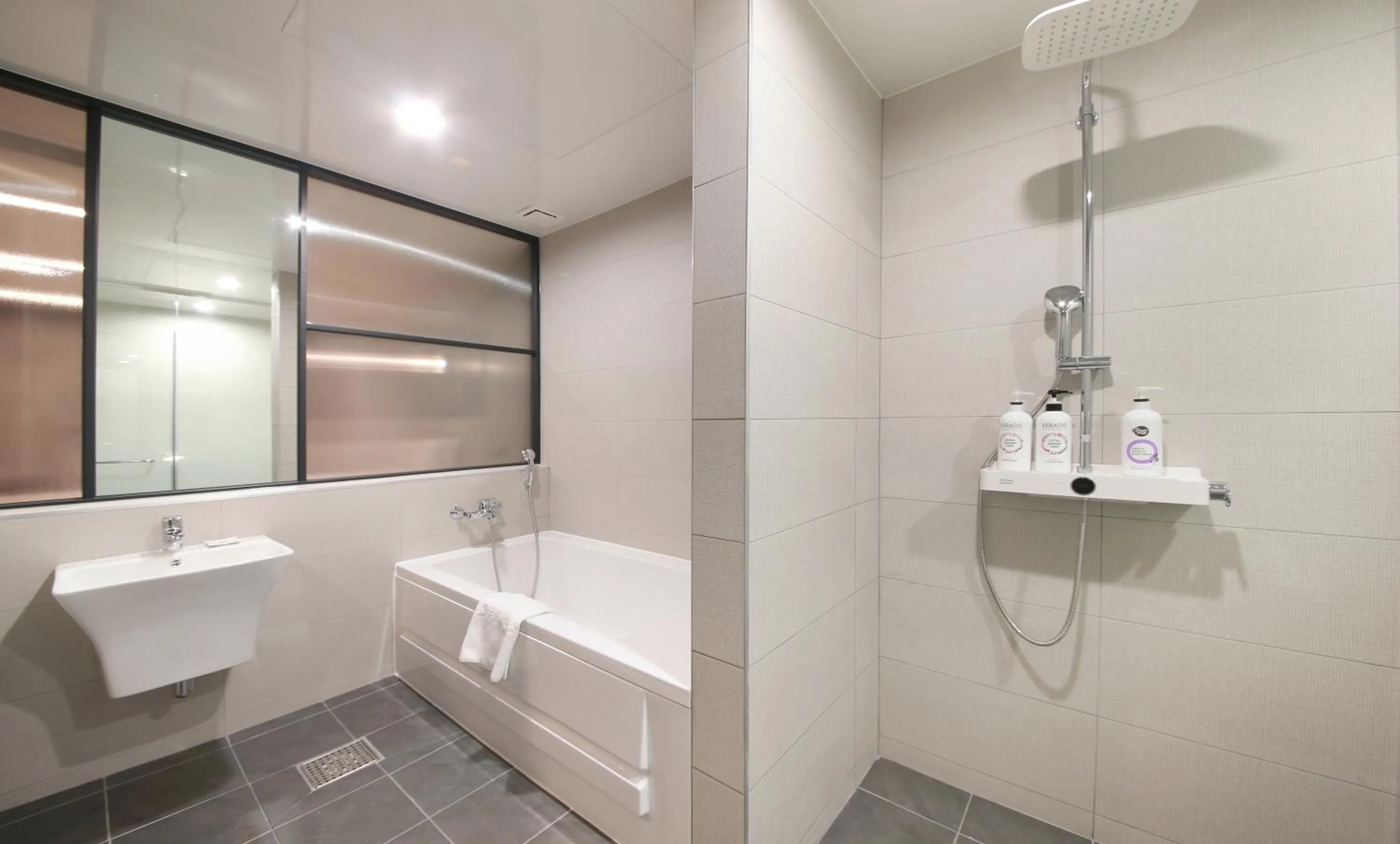 Bathroom in Restia Incheon Bay Hotel