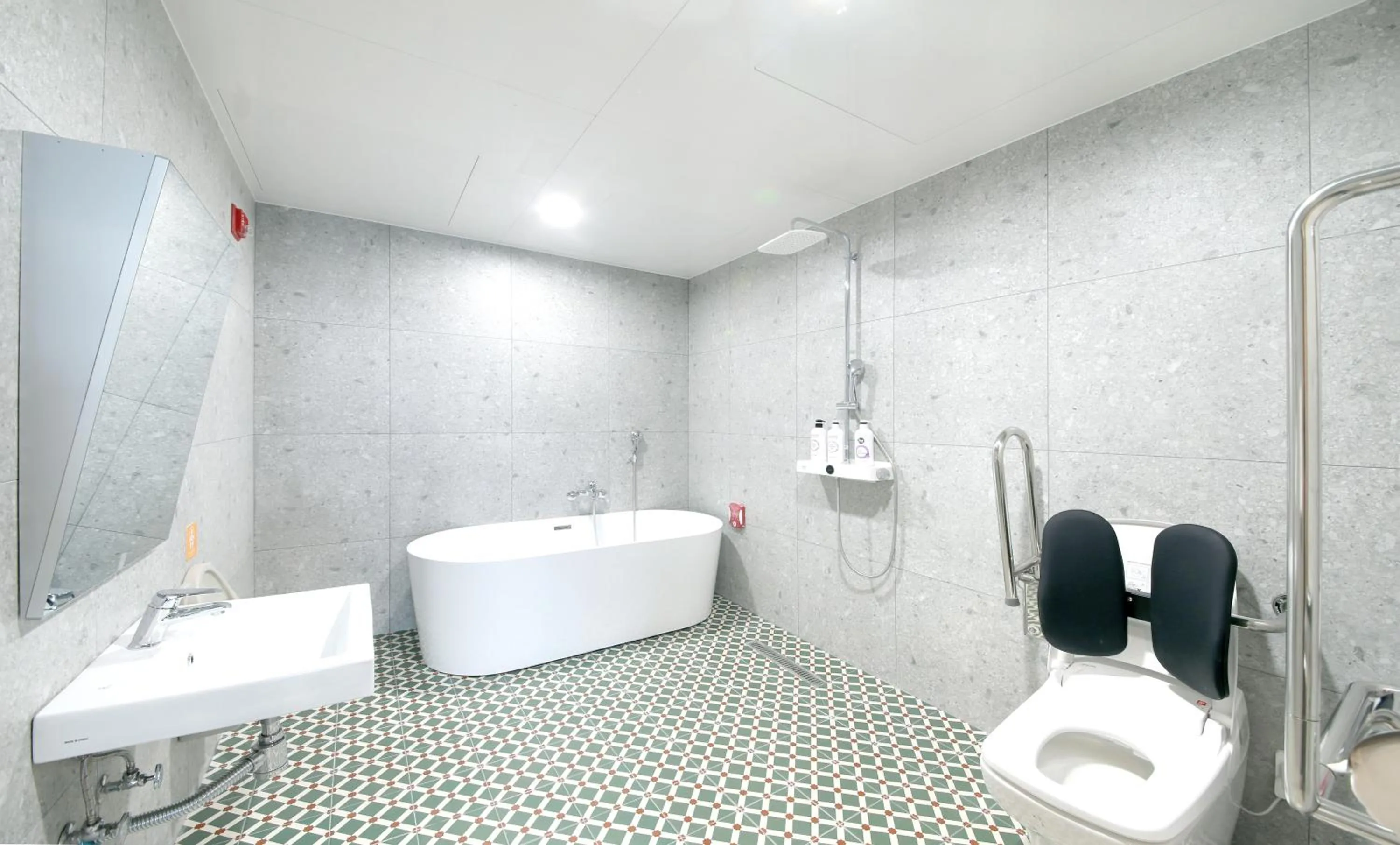 Bathroom in Restia Incheon Bay Hotel