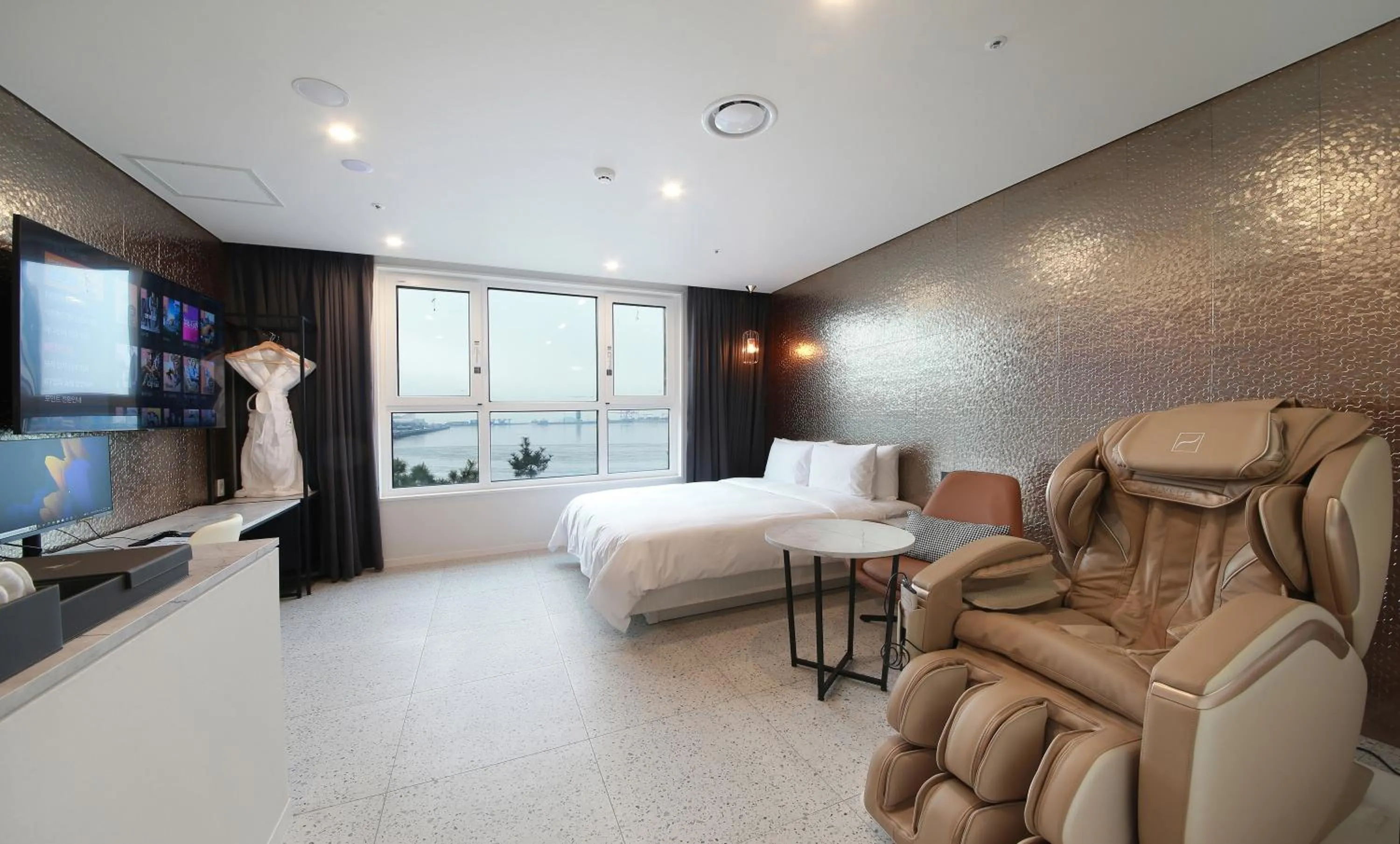 Bedroom in Restia Incheon Bay Hotel