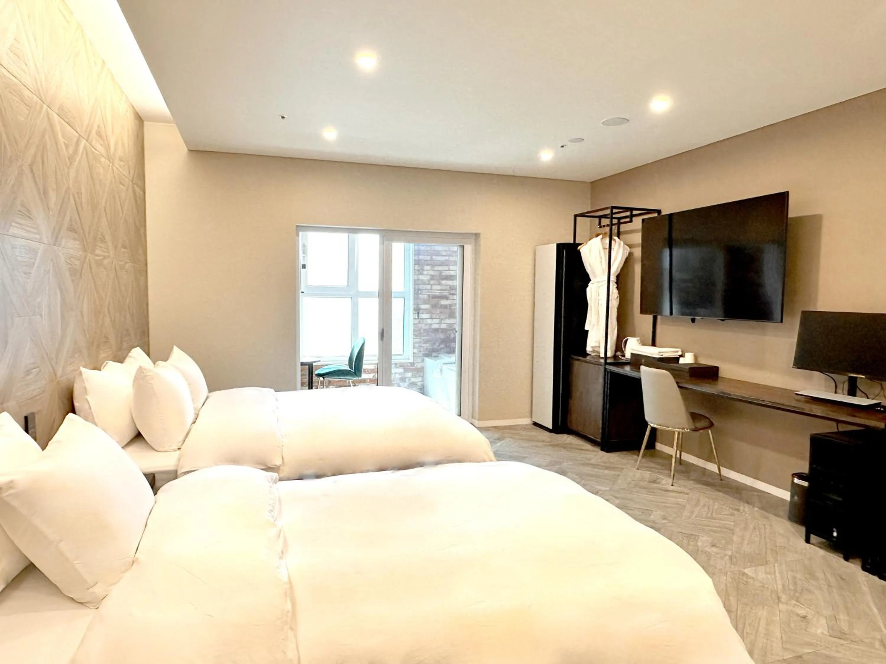 Bedroom, Bed in Restia Incheon Bay Hotel