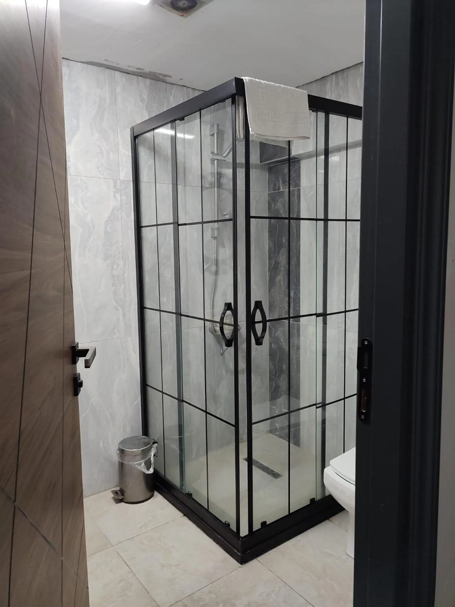 Shower in Madi Hotel Ankara