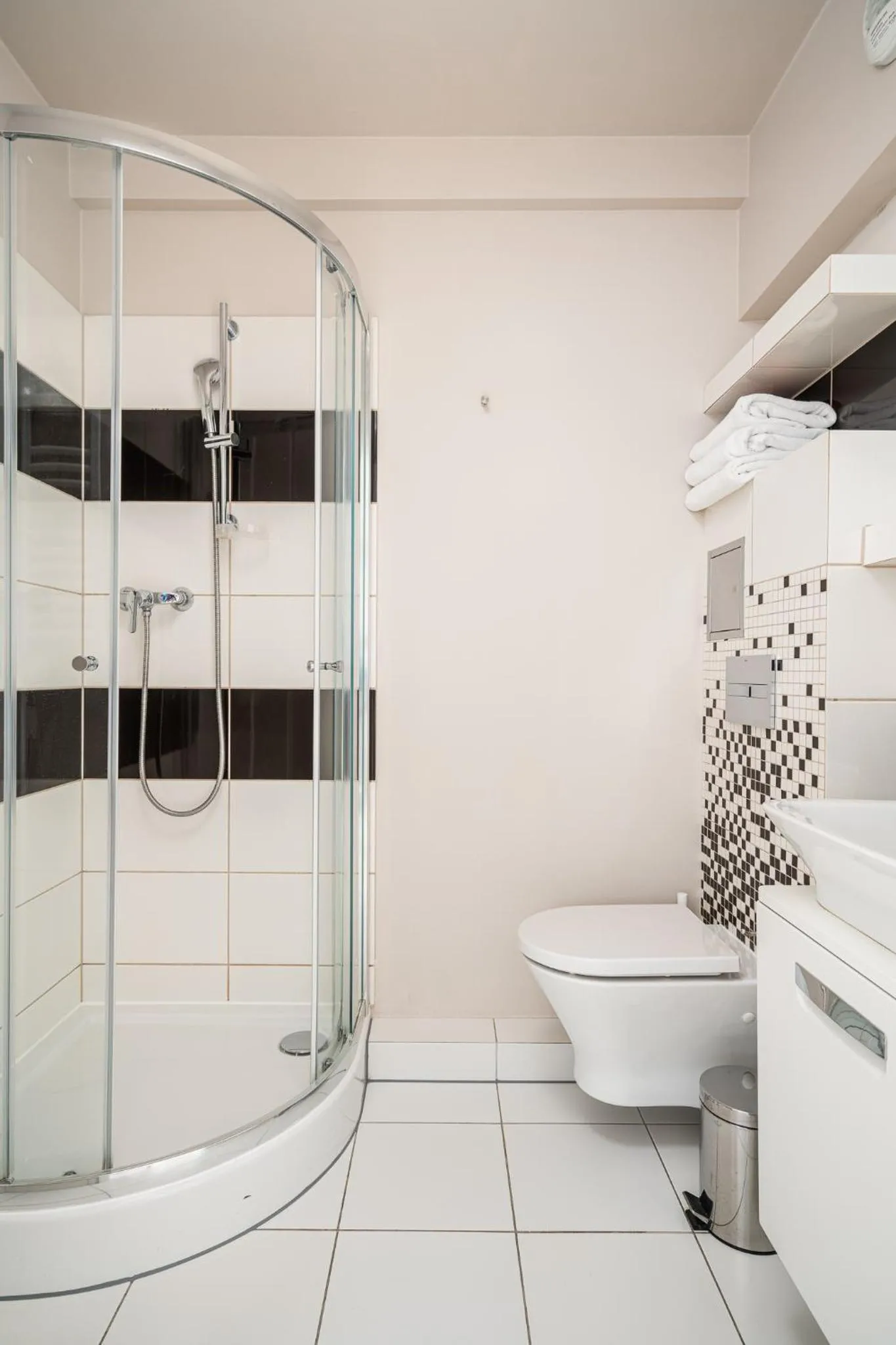 Shower in Starter 24 Wrocław