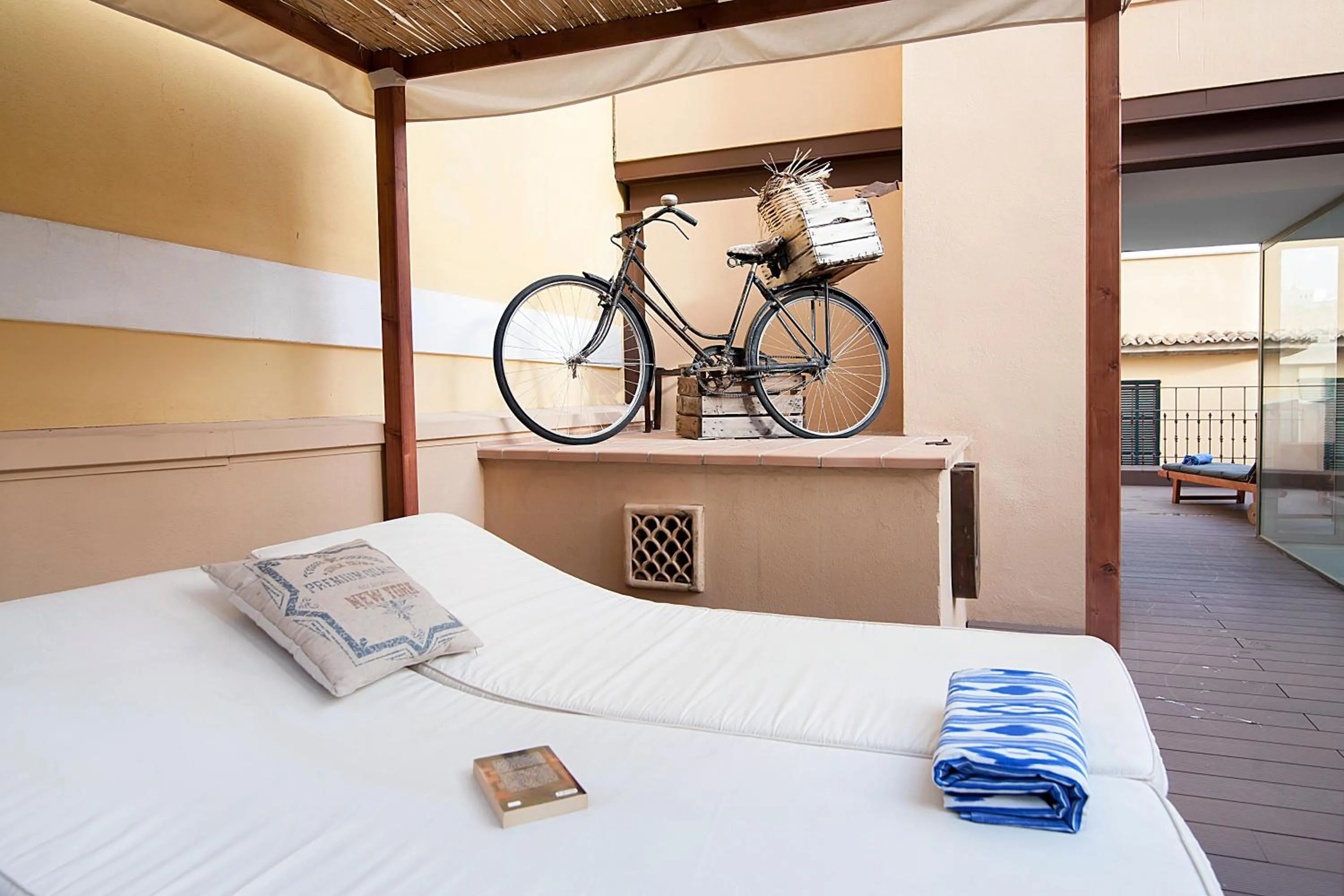 Balcony/Terrace, Bed in Can Blau Homes Turismo de Interior