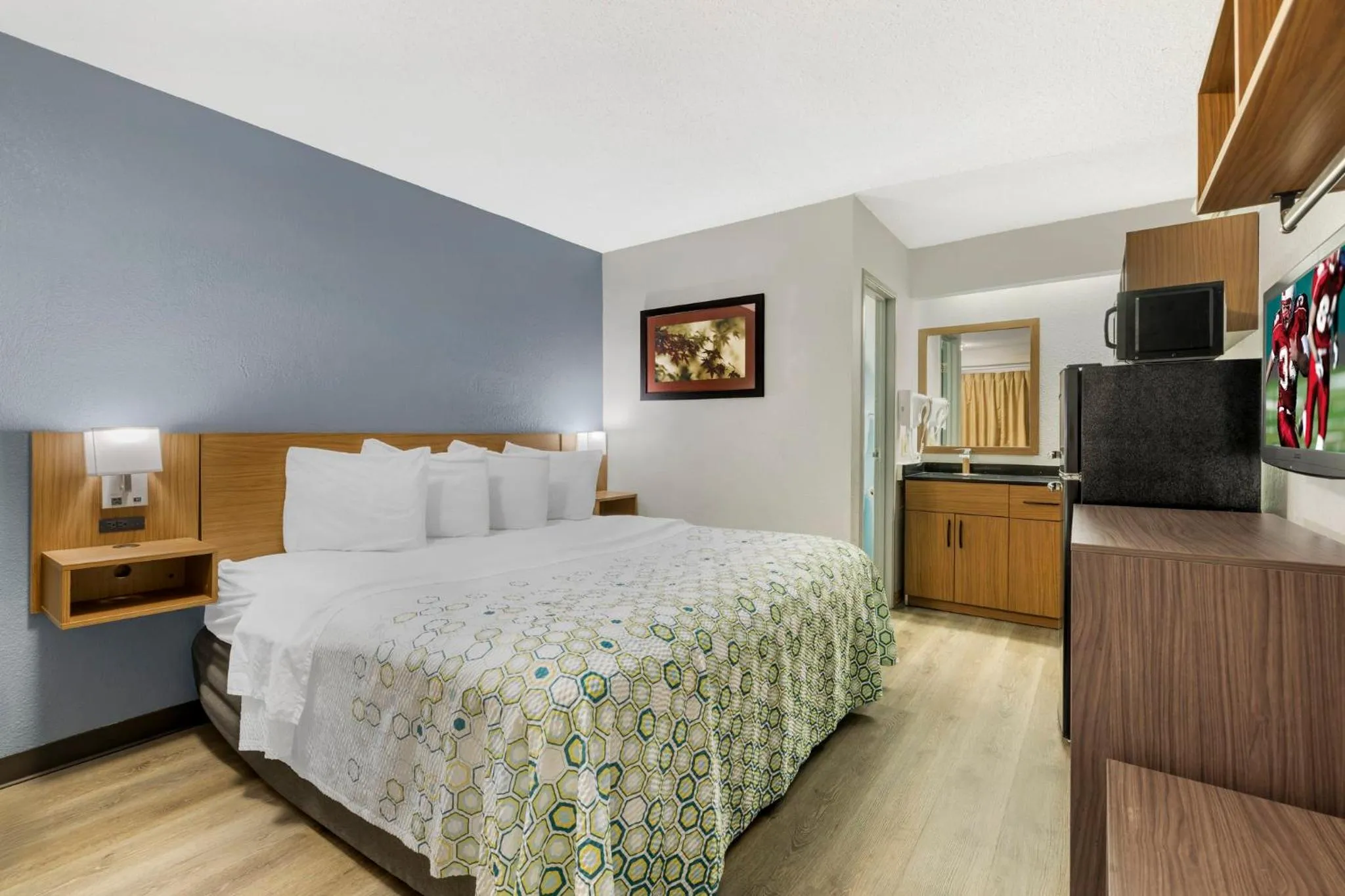 Photo of the whole room, Bed in HomeTowne Studios by Red Roof Buffalo - Niagara Airport