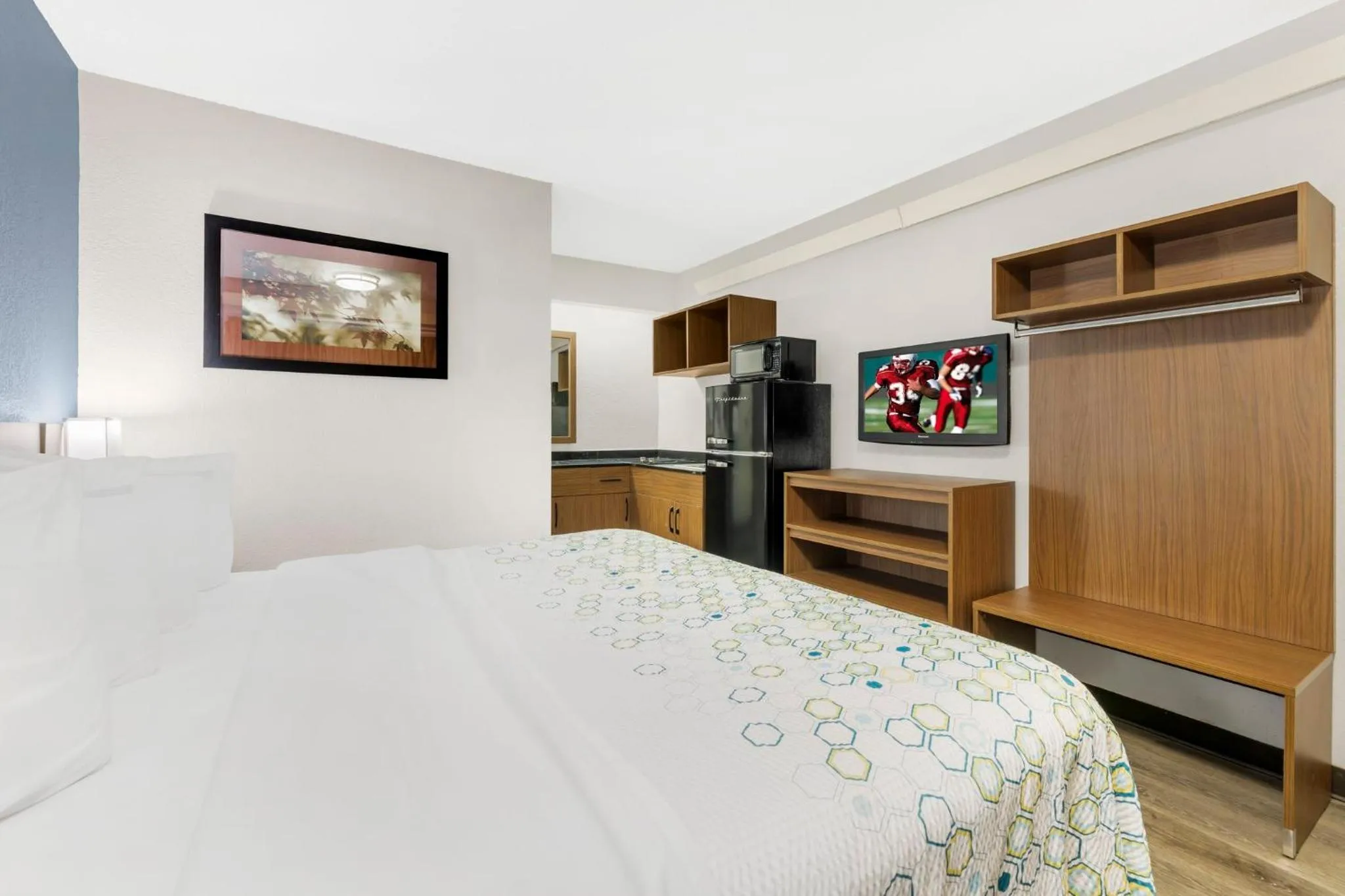 Photo of the whole room, Bed in HomeTowne Studios by Red Roof Buffalo - Niagara Airport