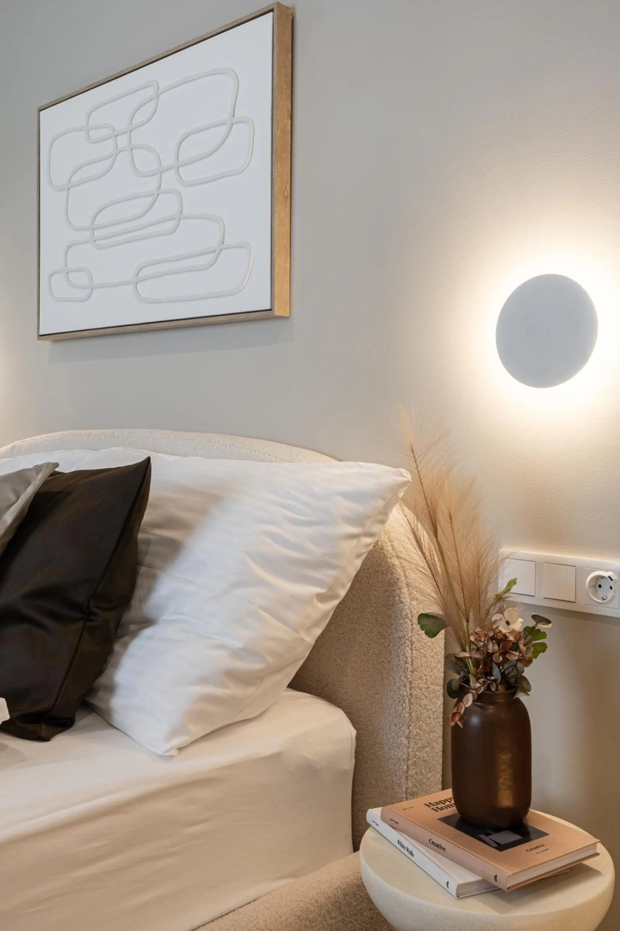 Bed in Oasis Luxe Boutique Suites by BQA