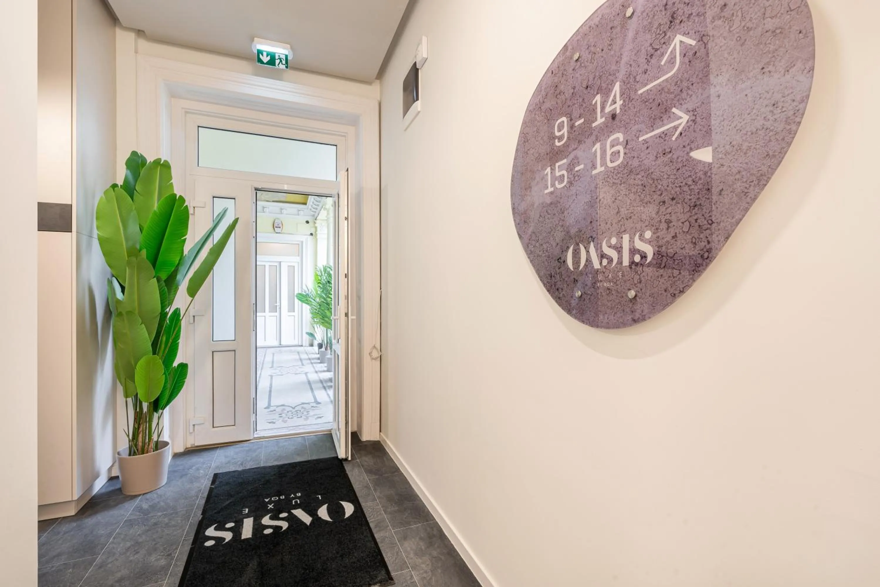 Lobby or reception in Oasis Luxe Boutique Suites by BQA