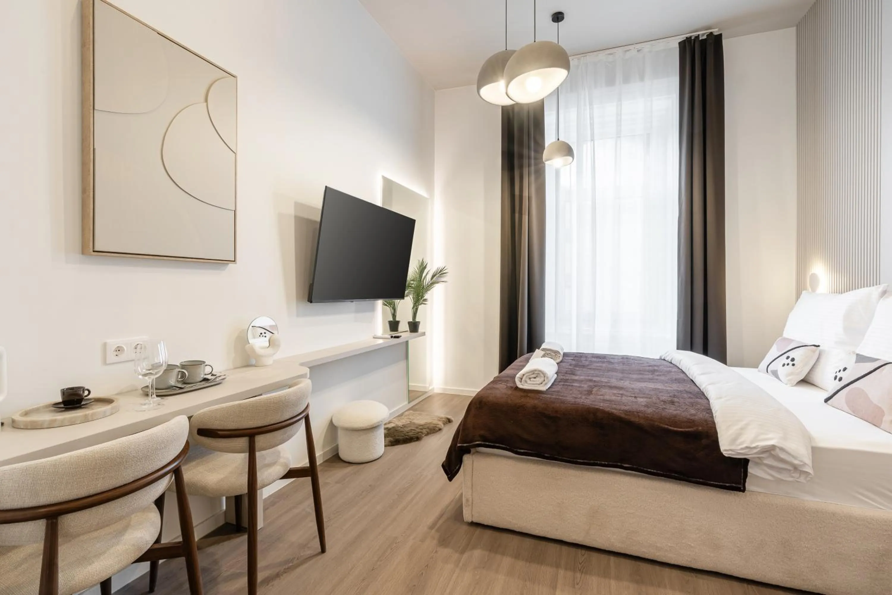 Bed in Oasis Luxe Boutique Suites by BQA