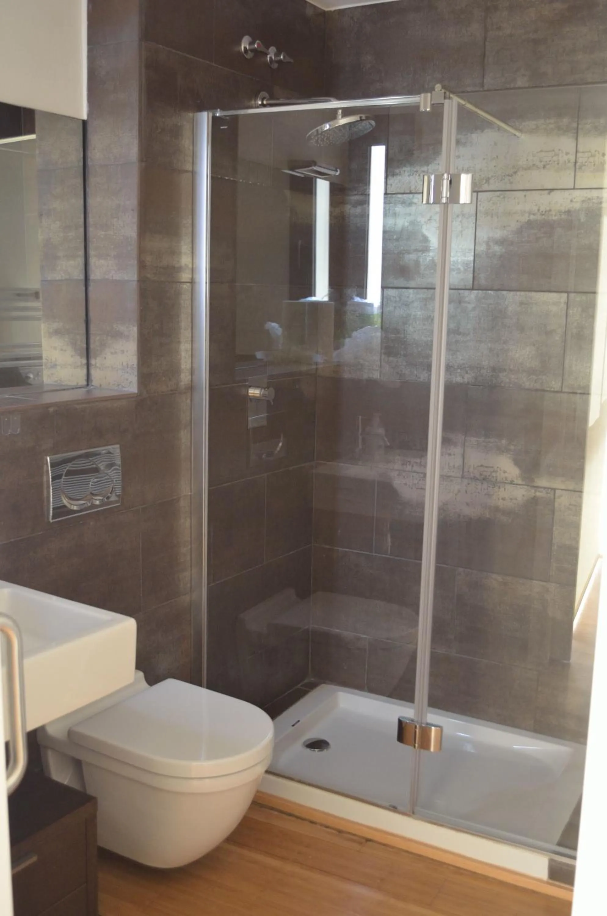 Bathroom in Girona Housing Ginesta 9