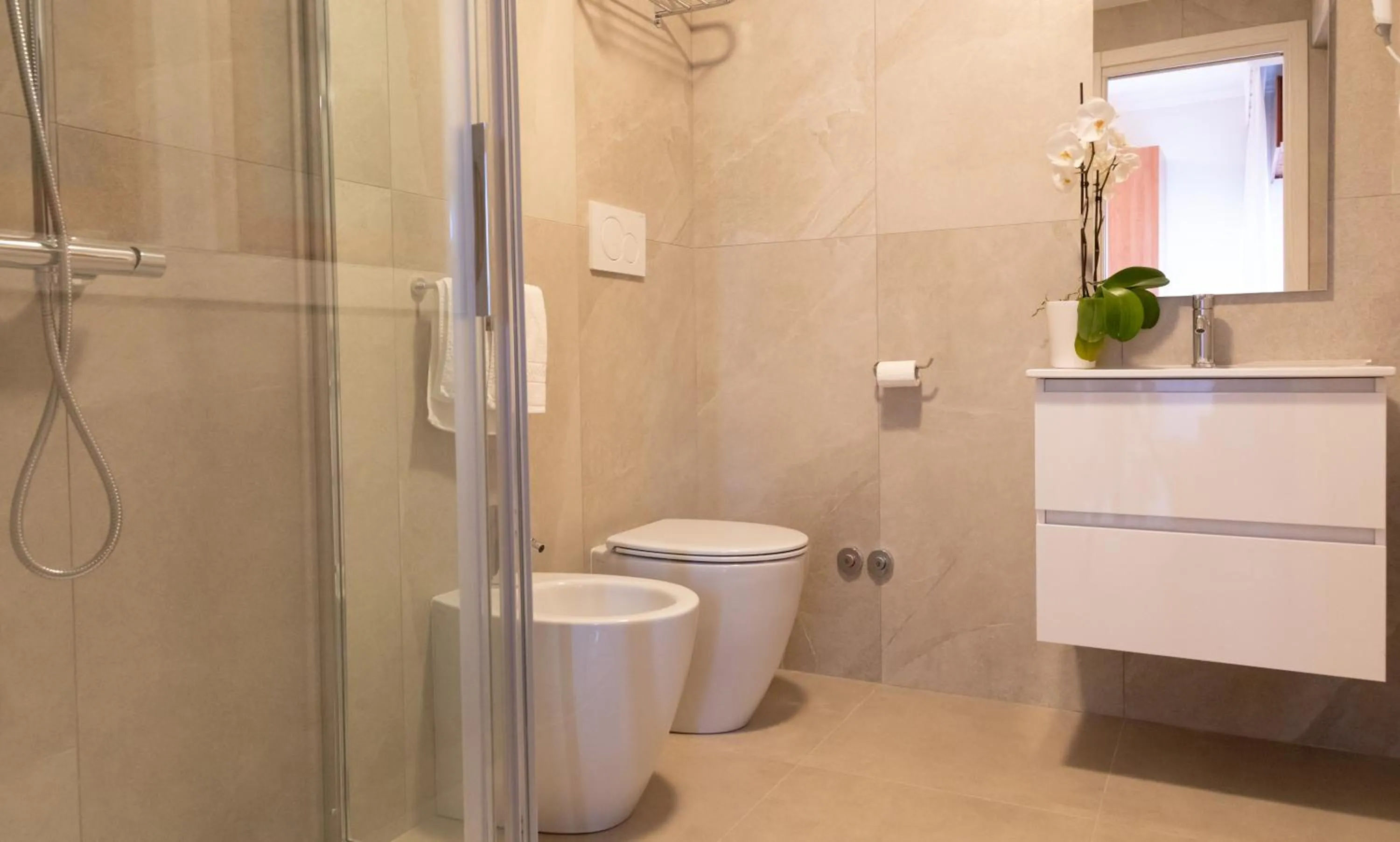 Bathroom in Hotel Smeraldo