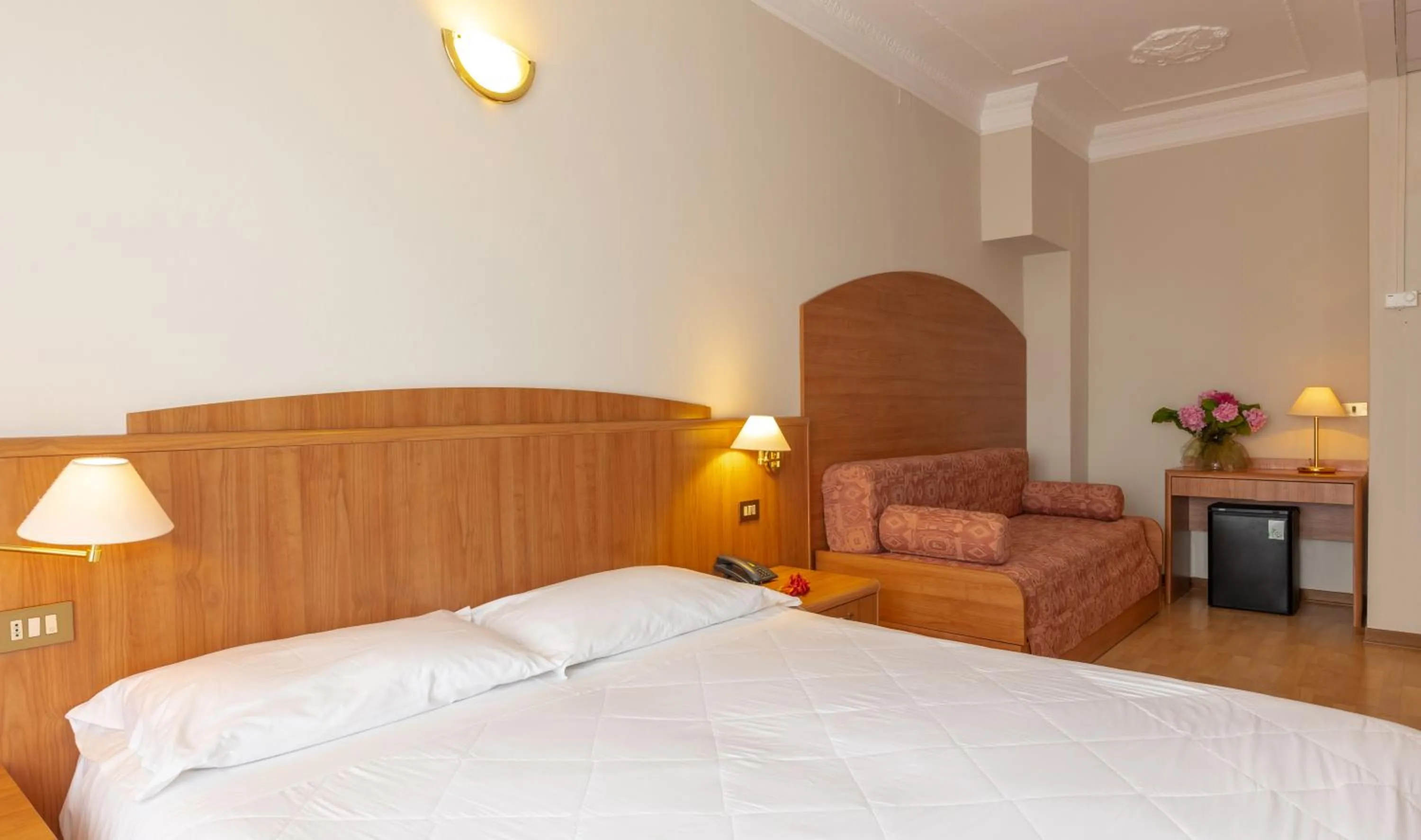 Bedroom, Bed in Hotel Smeraldo