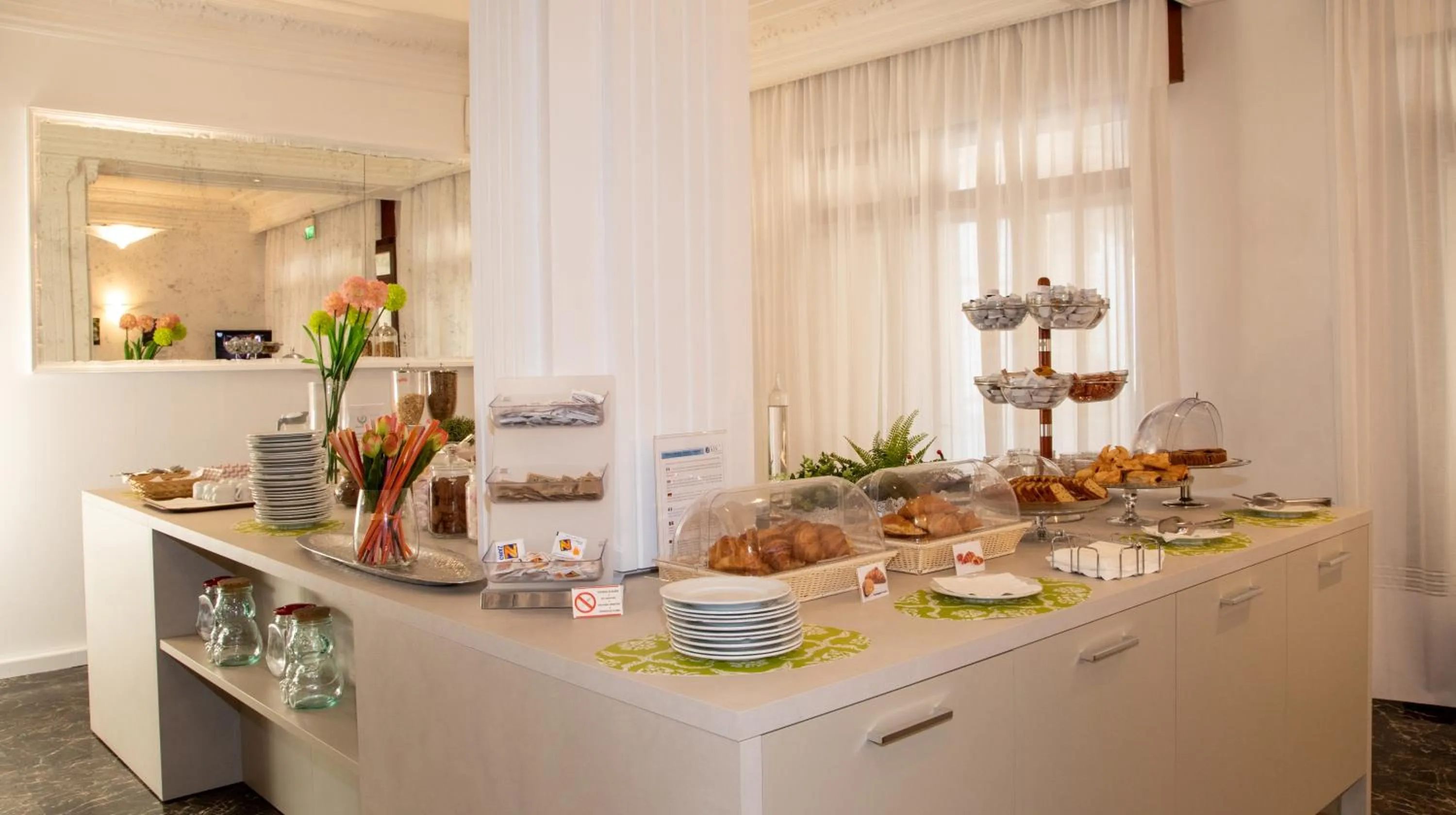 Breakfast in Hotel Smeraldo