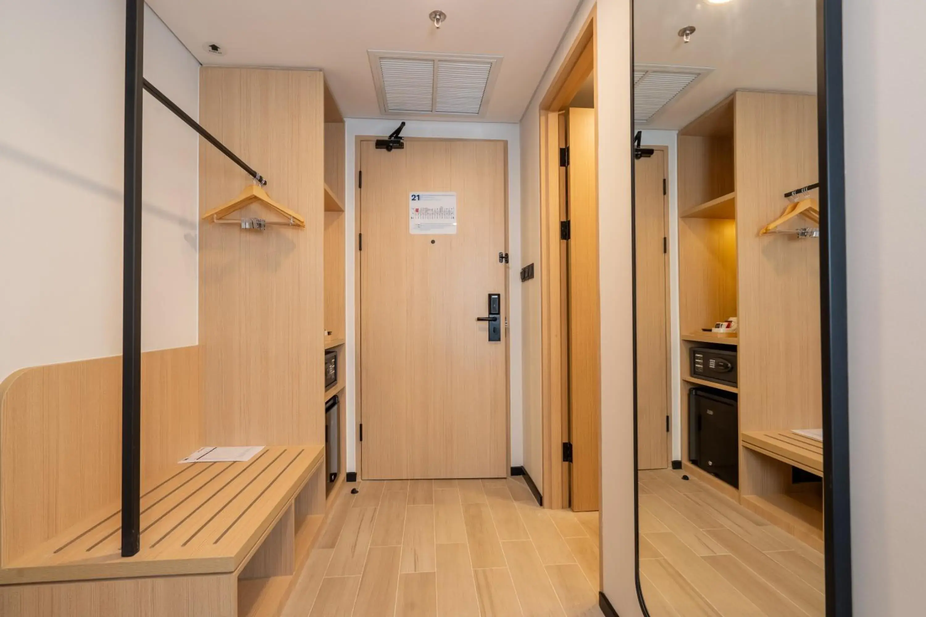 Standard Queen Room in Holiday Inn Express & Suites Banjarmasin by IHG Standard Queen Room in Holiday Inn Express & Suites Banjarmasin by IHG