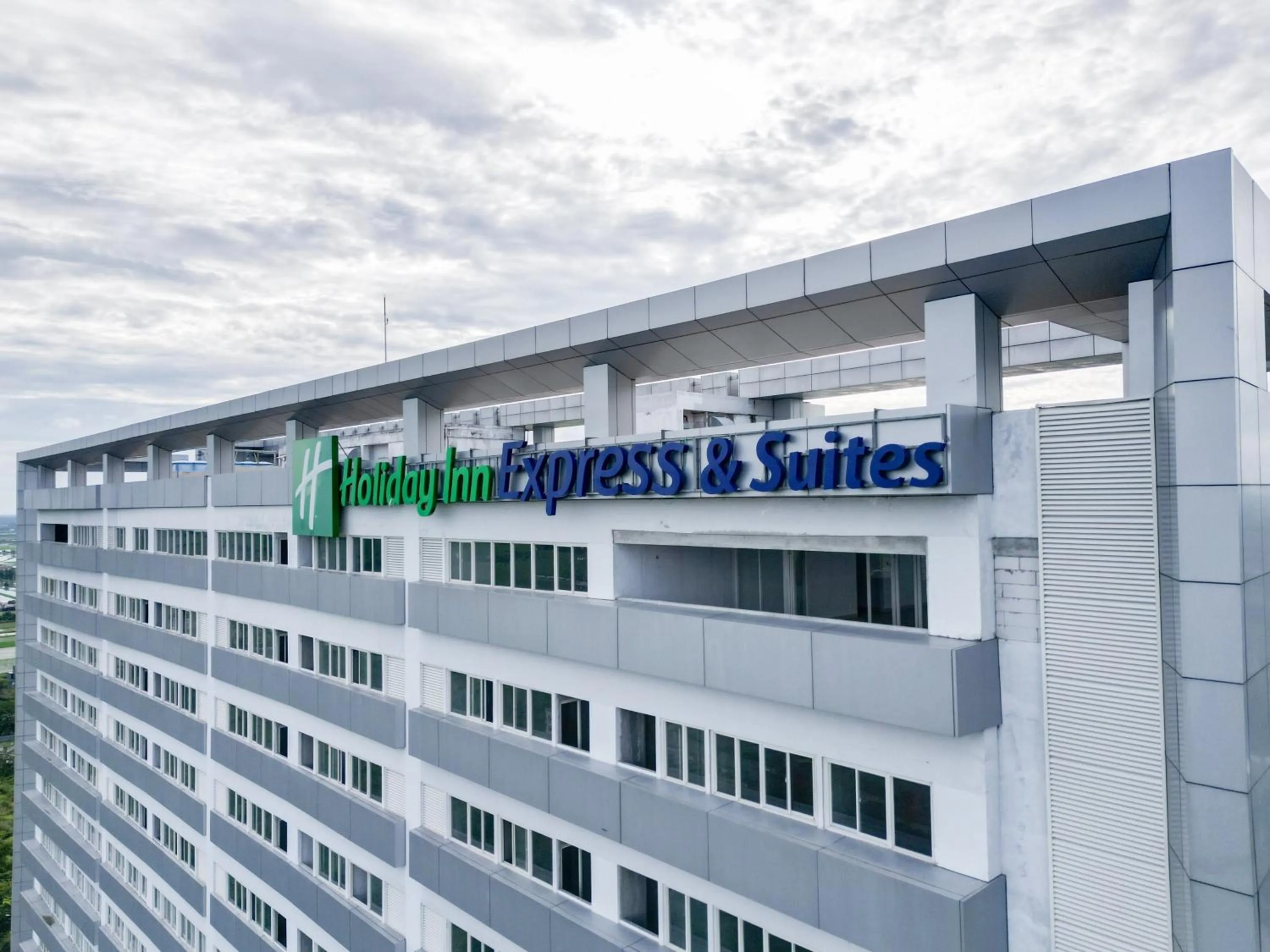 Property building in Holiday Inn Express & Suites Banjarmasin by IHG