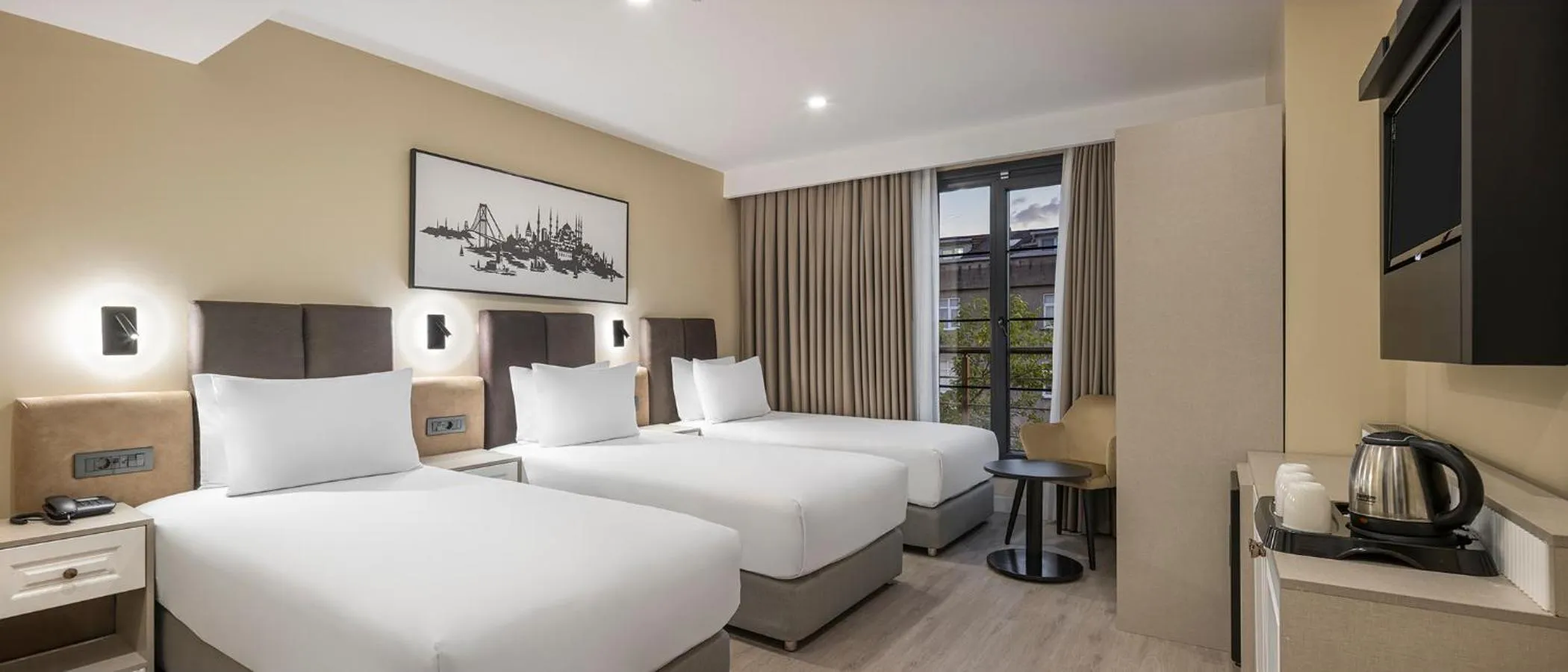 Bed in Garner Hotel Istanbul - Airport Arnavutkoy by IHG
