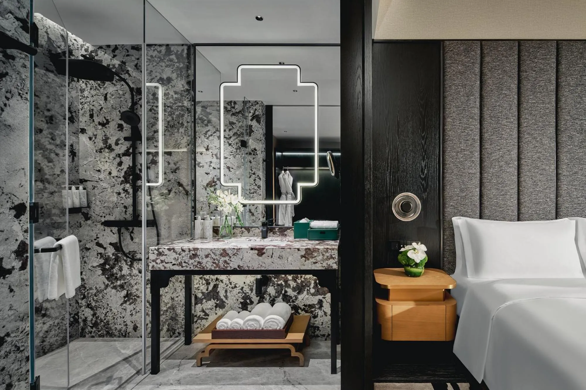 Standard Room in HUALUXE Hotels and Resorts Chongqing Wushan by IHG