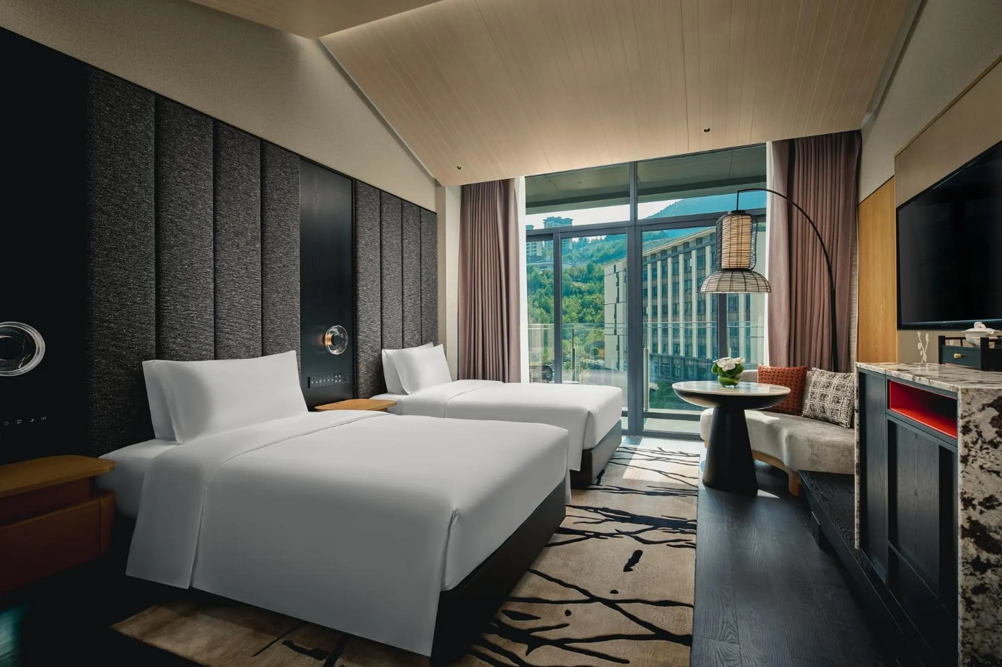 Standard Double Room with Two Double Beds in HUALUXE Hotels and Resorts Chongqing Wushan by IHG