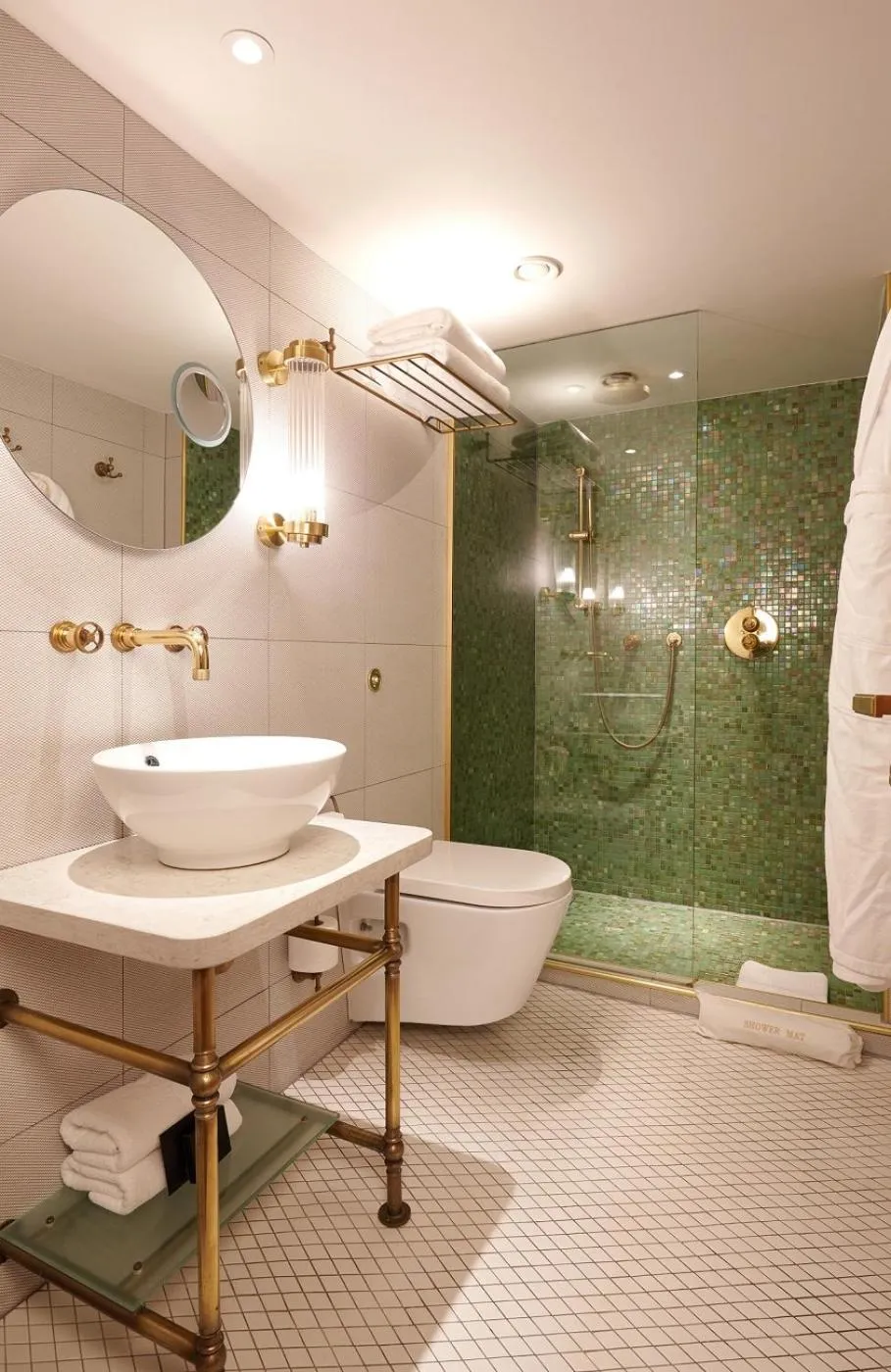 Shower in Fingal Hotel