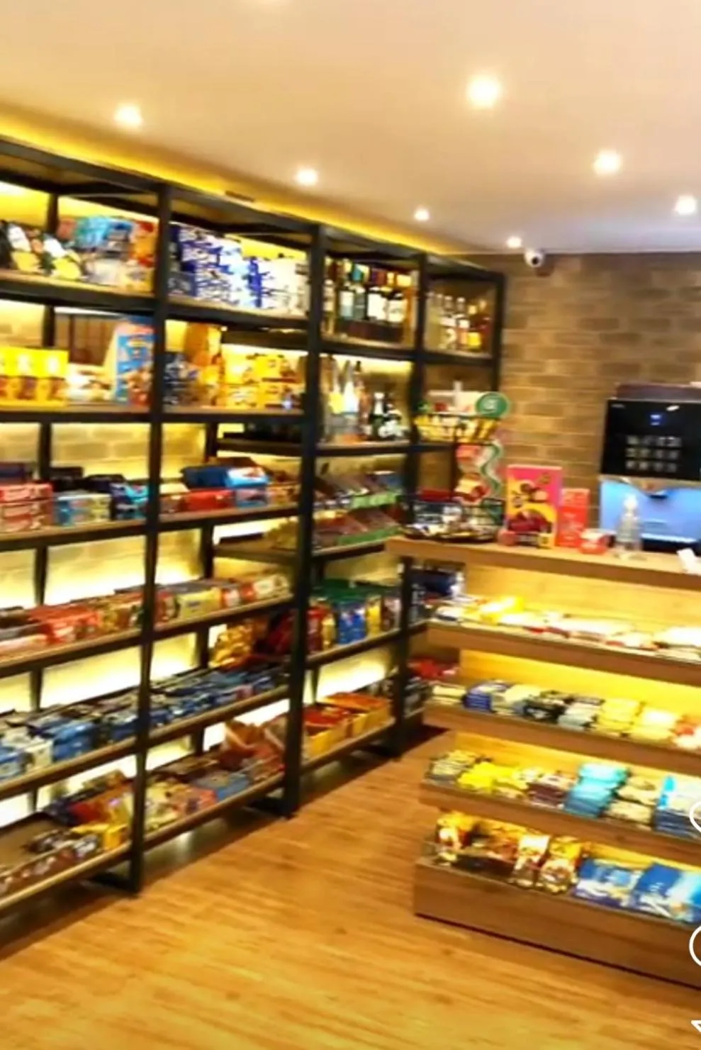 On-site shops in Águas Claras 17