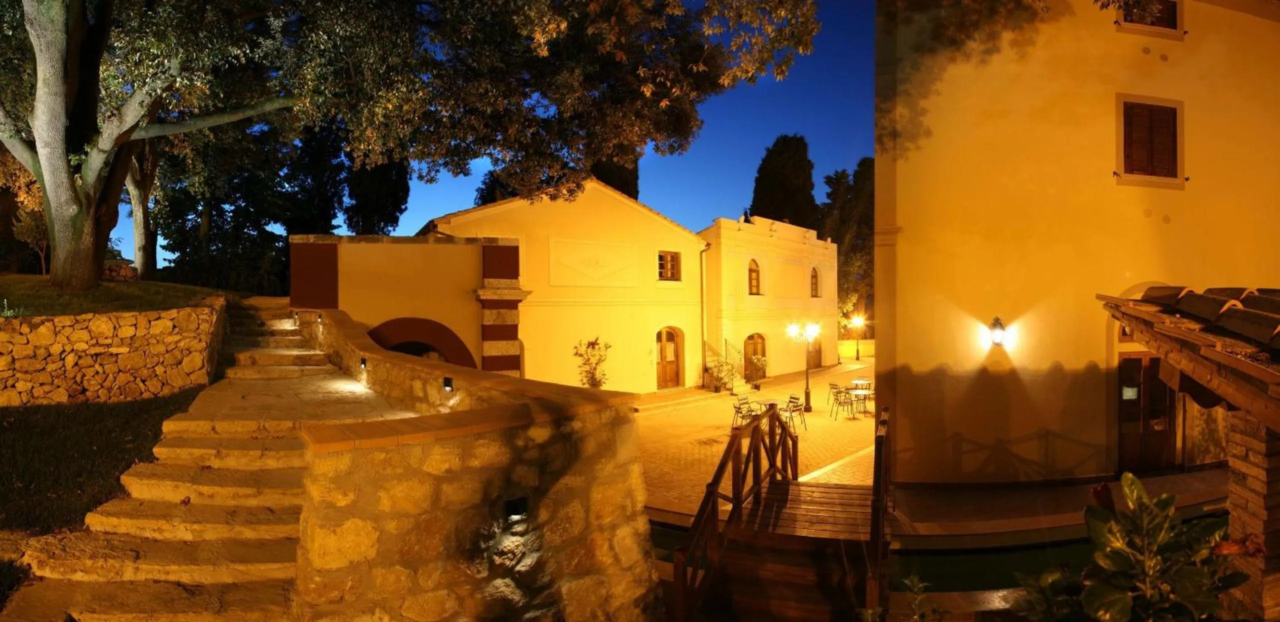 Facade/entrance in Villa Borri
