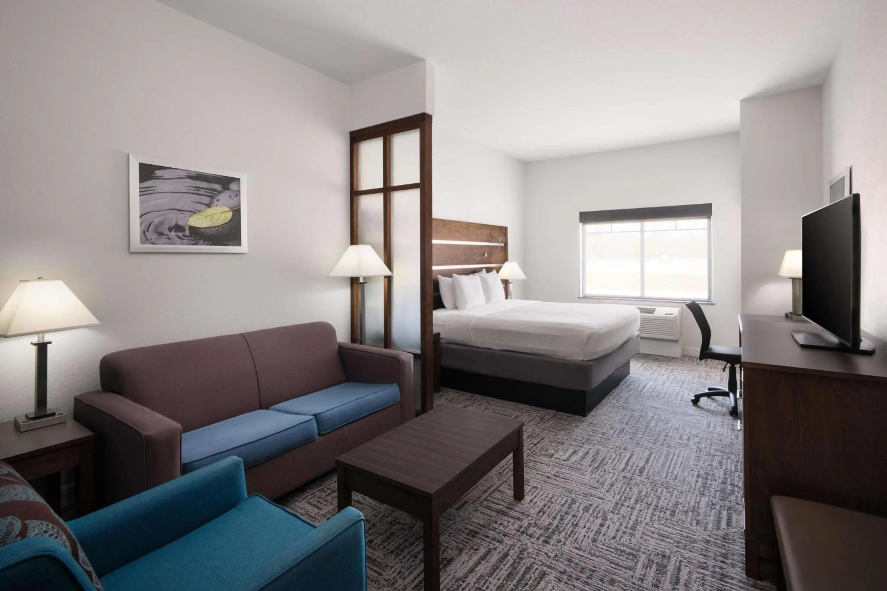 Photo of the whole room, Bed in Best Western Plus College Station Inn & Suites