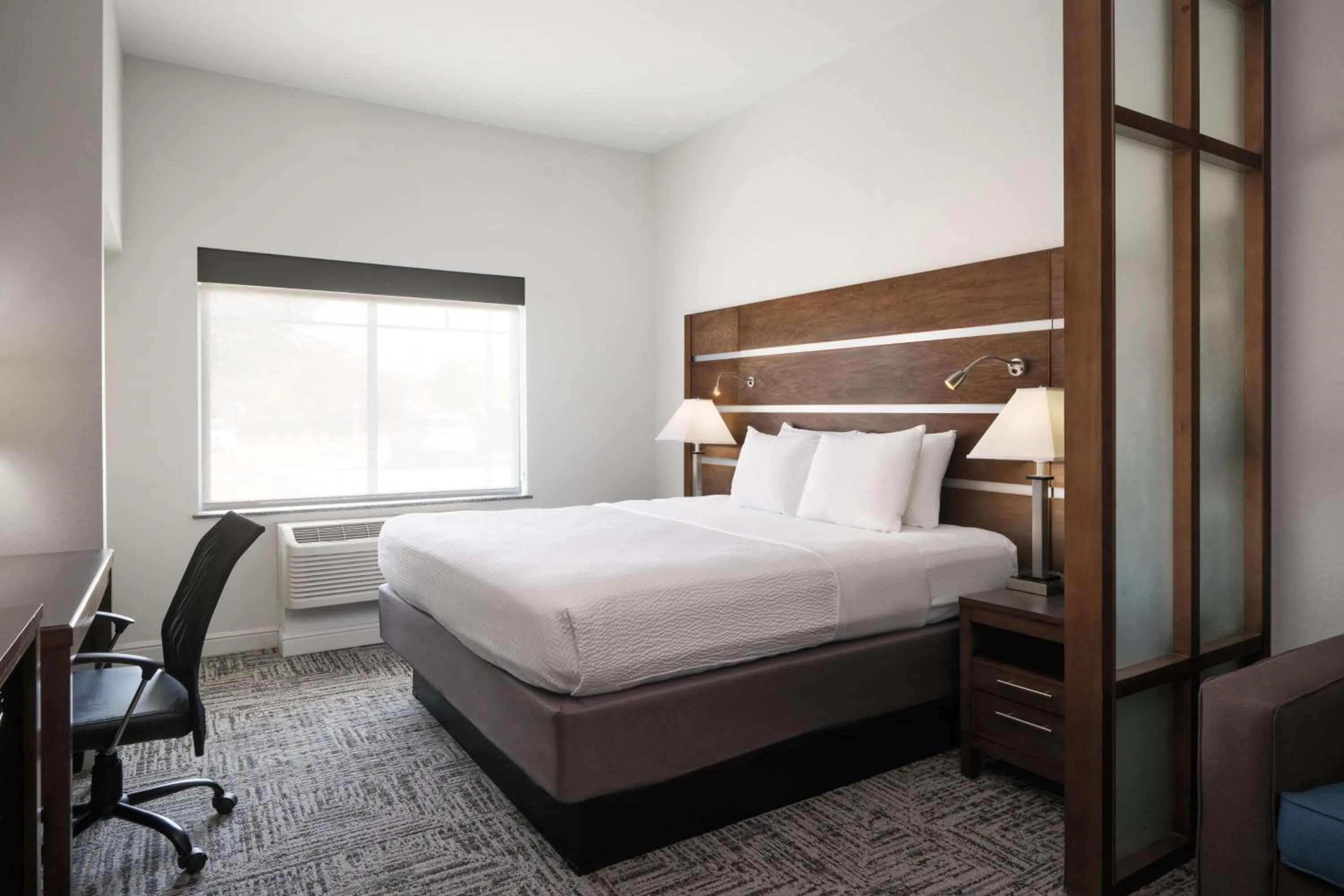 Photo of the whole room, Bed in Best Western Plus College Station Inn & Suites