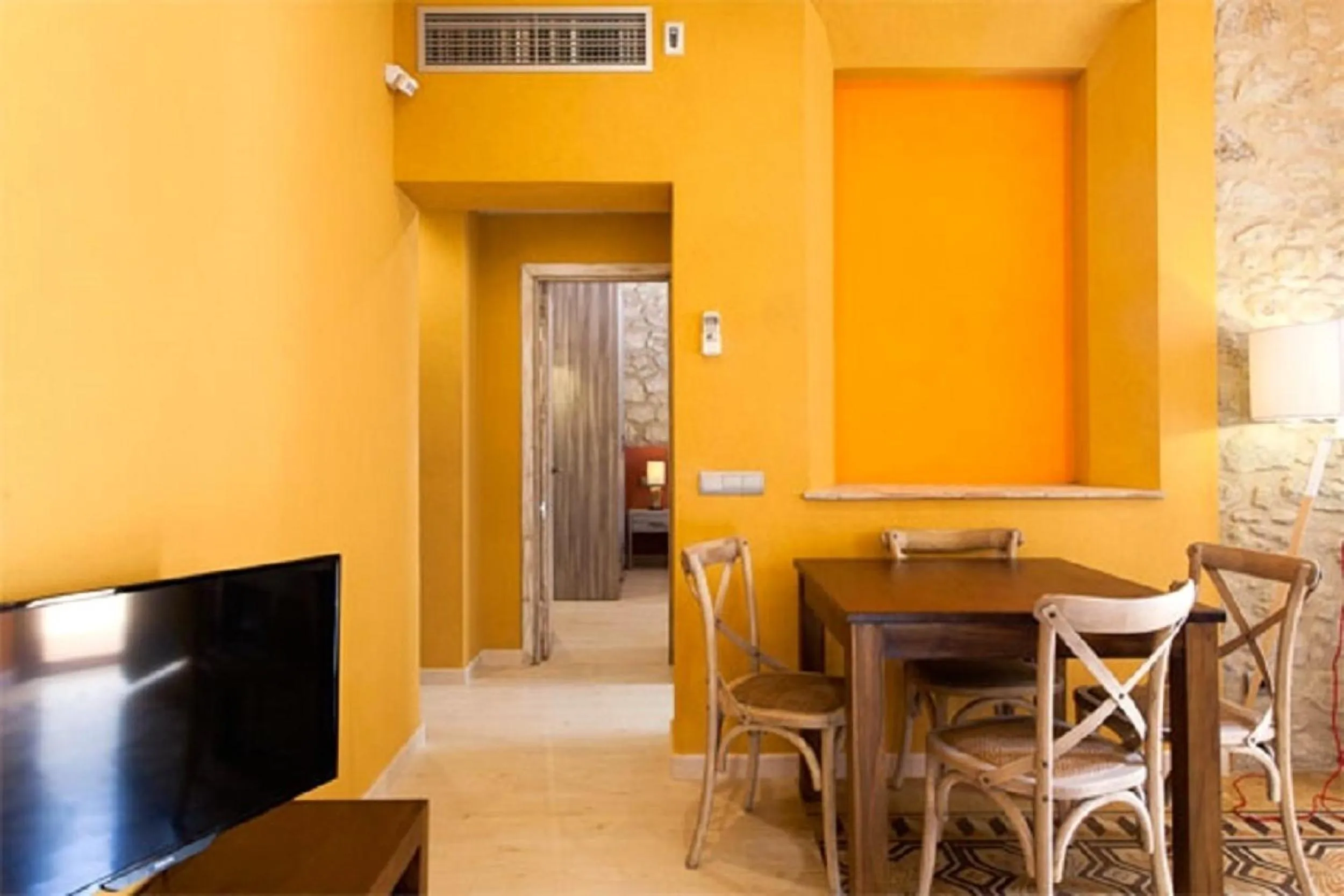 Dining area in Petit Pals