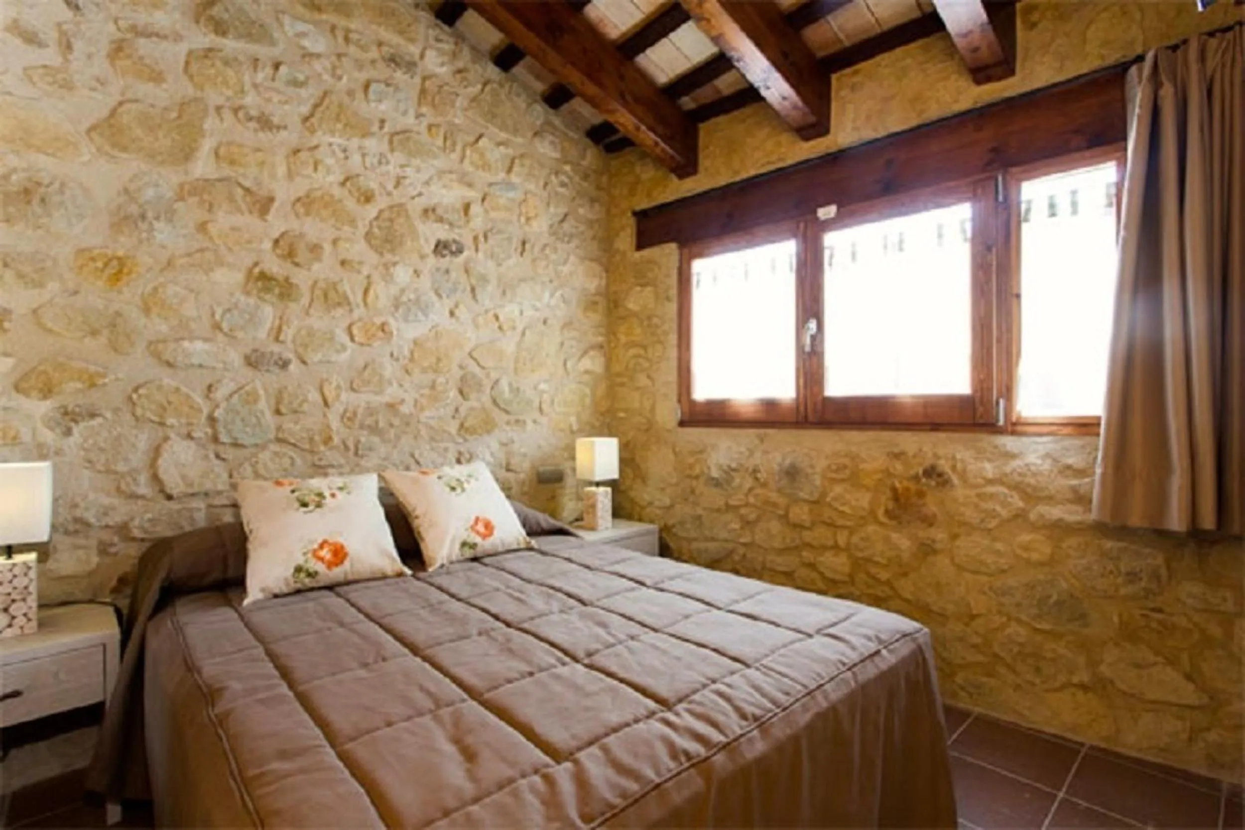 Bedroom, Bed in Petit Pals