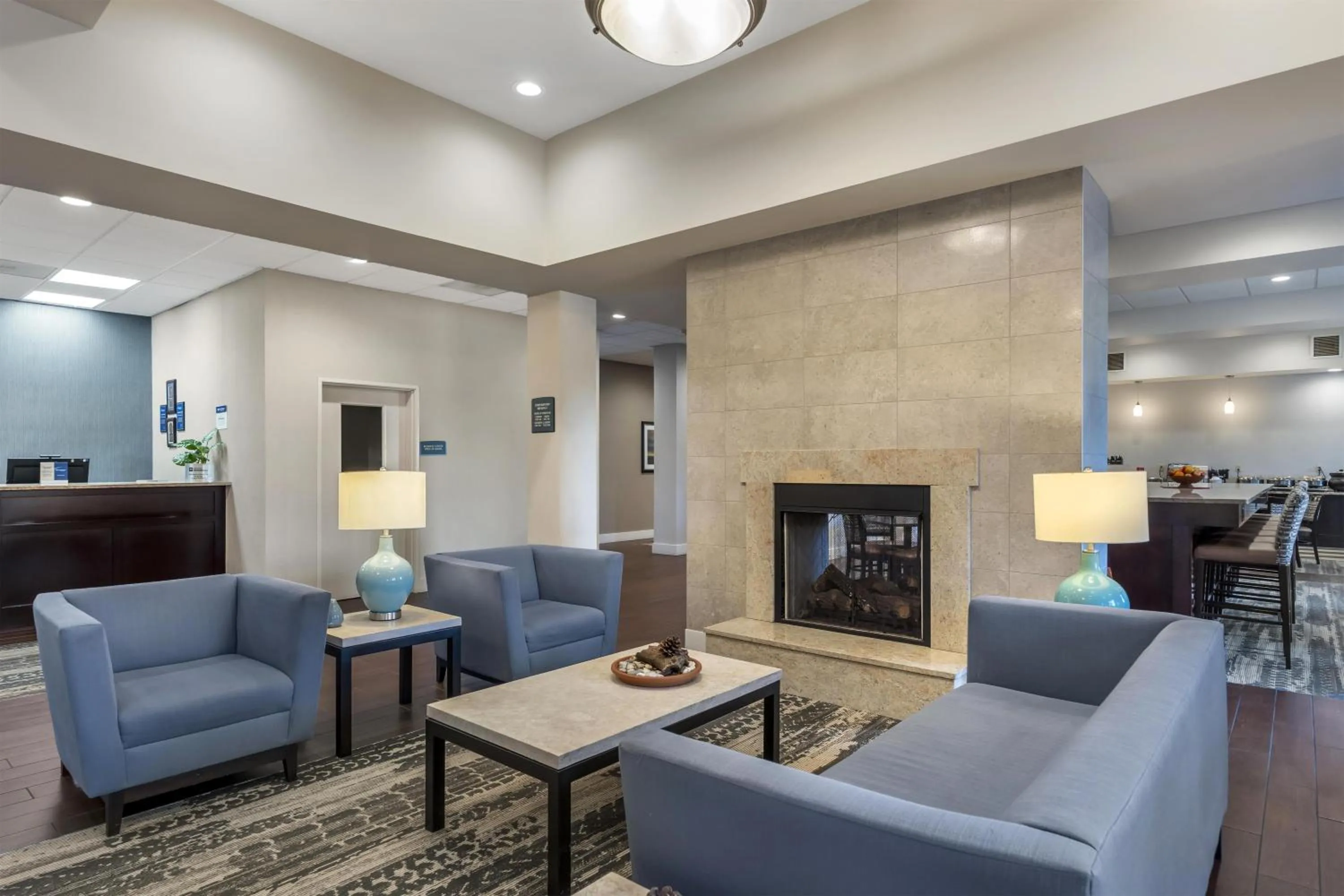 Lobby or reception in Best Western Plus Arlington/Marysville