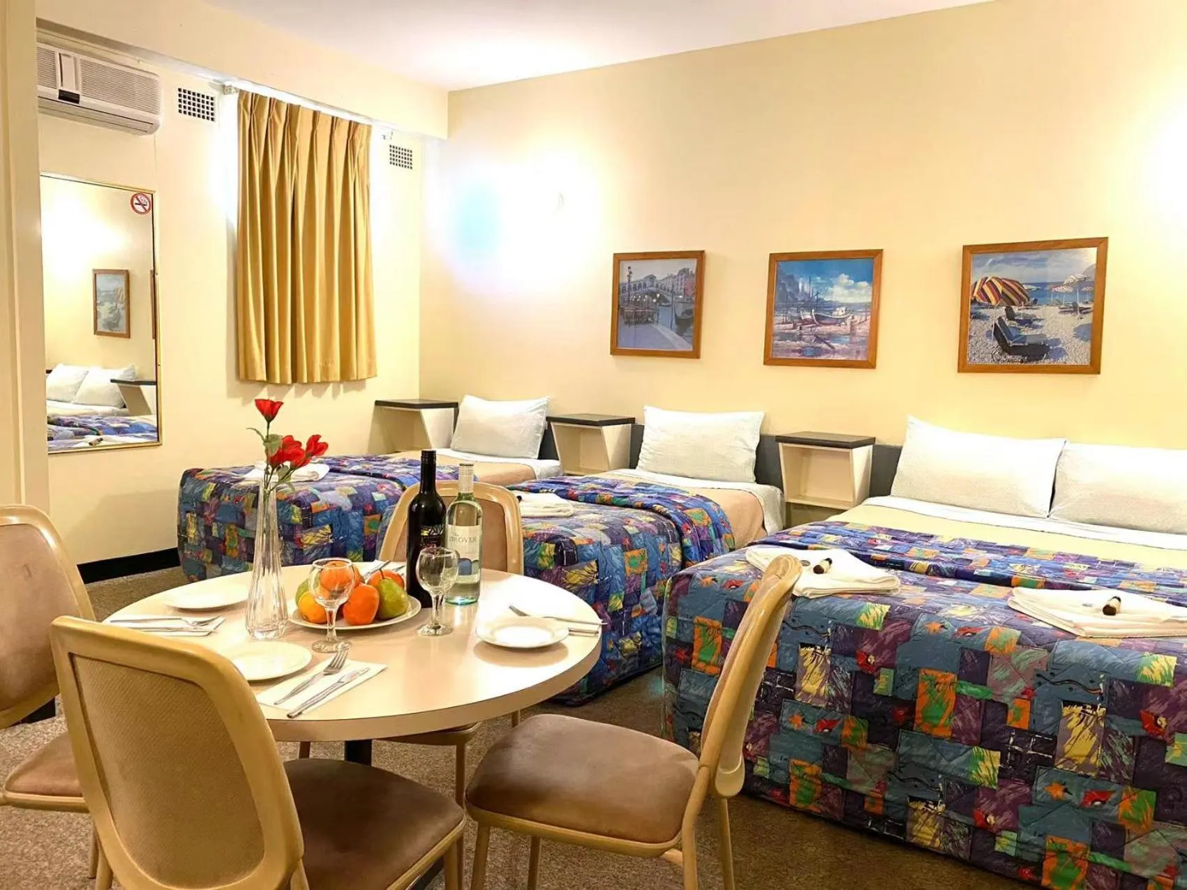 Bedroom, Bed in Gateway Motor Inn