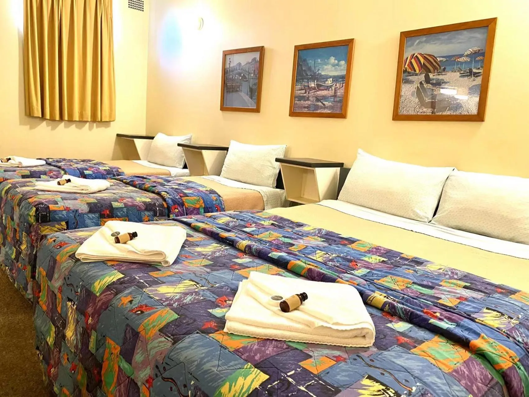 Bedroom, Bed in Gateway Motor Inn