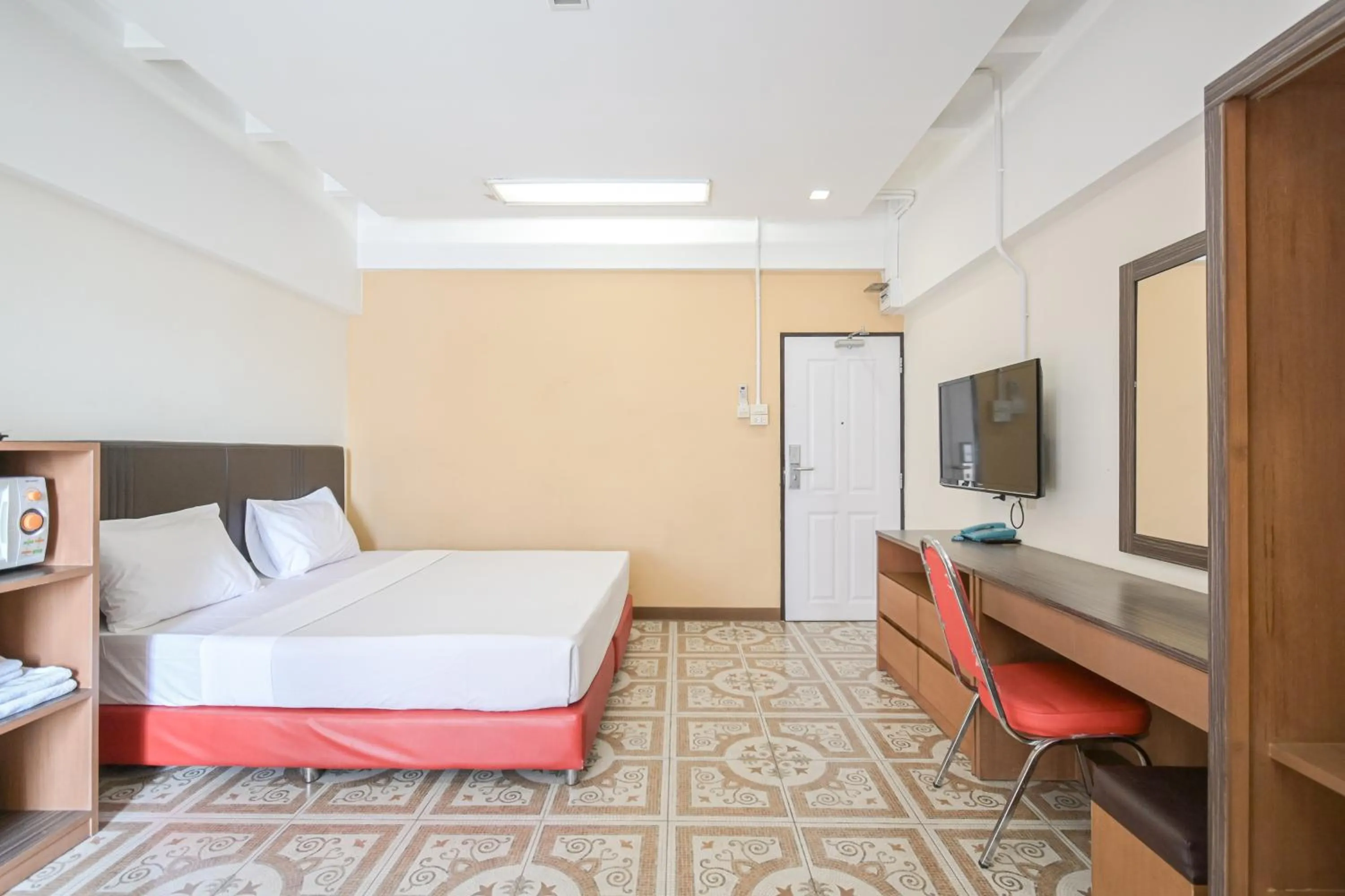 TV and multimedia, Bed in AC Habitat Bangkok