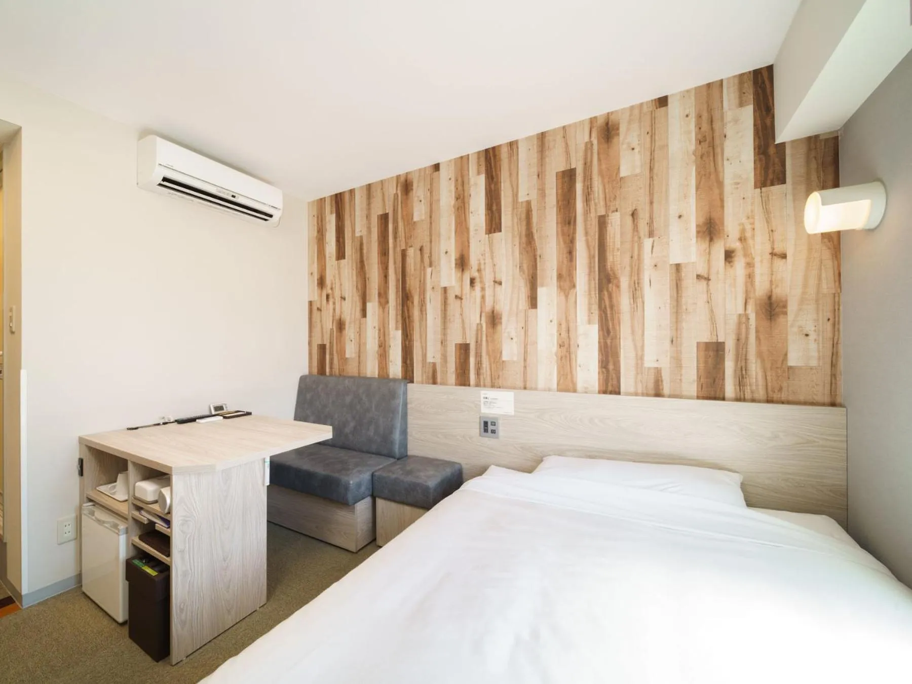 Photo of the whole room, Bed in Super Hotel Chiba Ekimae