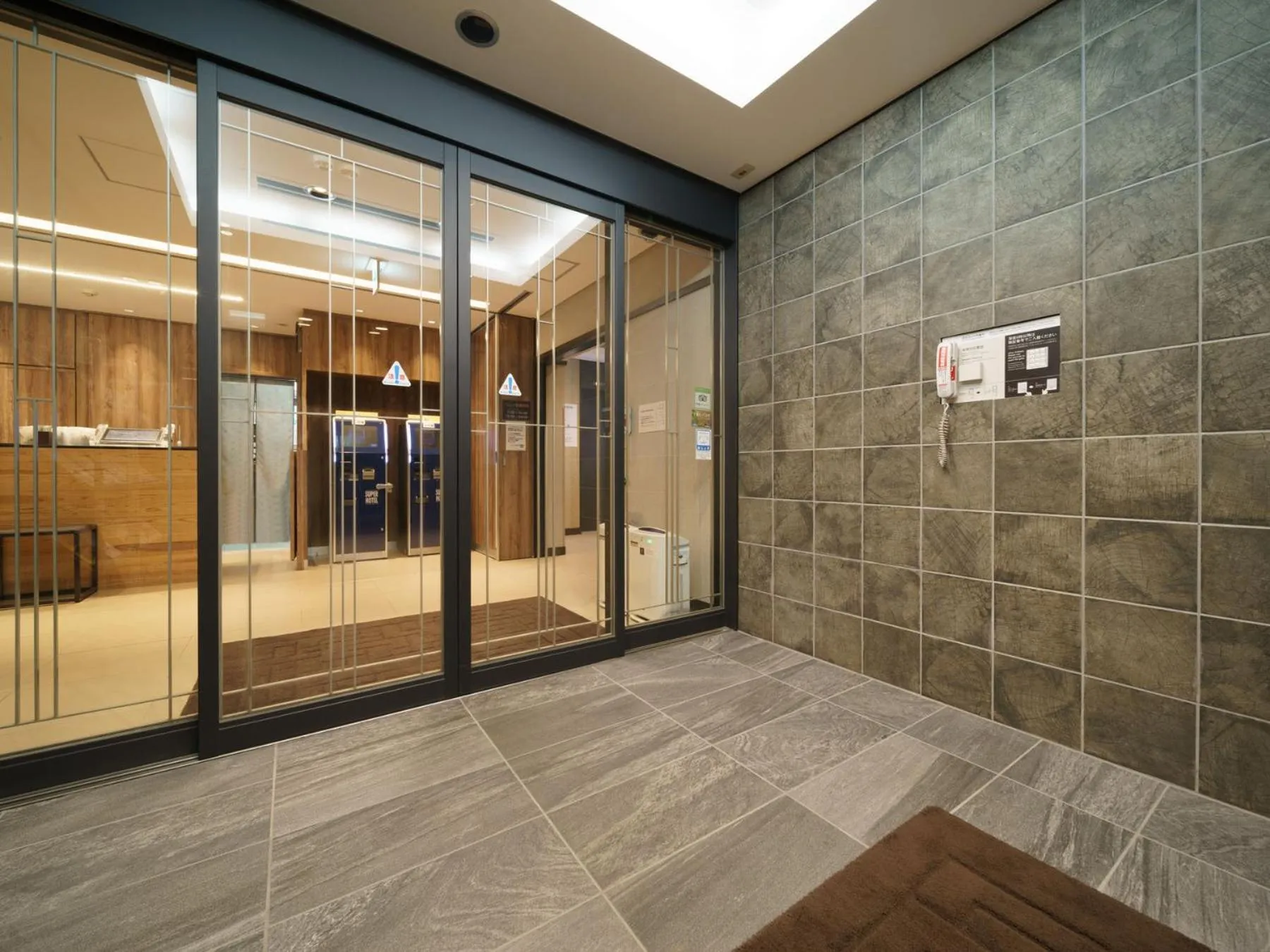 Facade/entrance in Super Hotel Chiba Ekimae