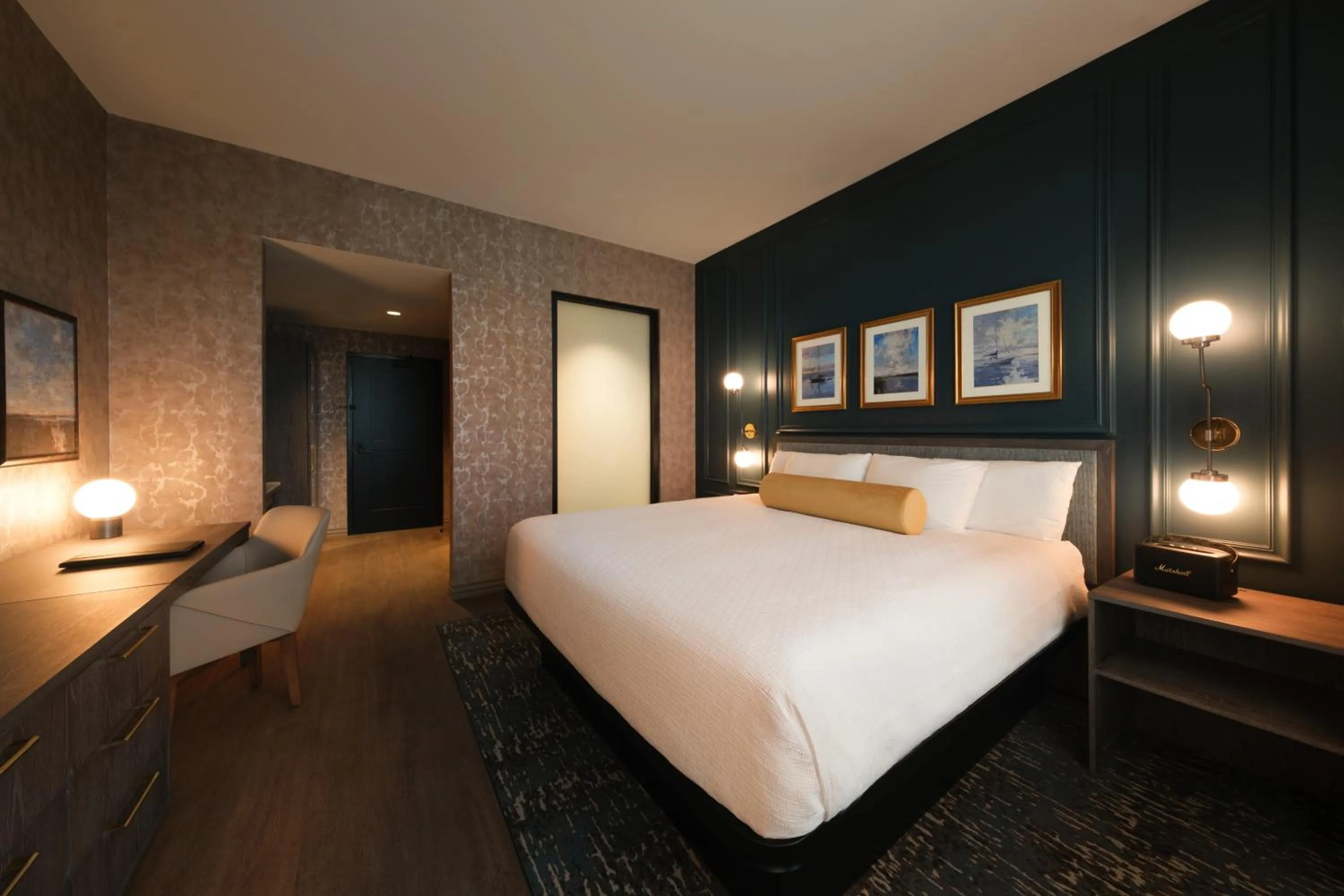 Photo of the whole room, Bed in OS Hotel