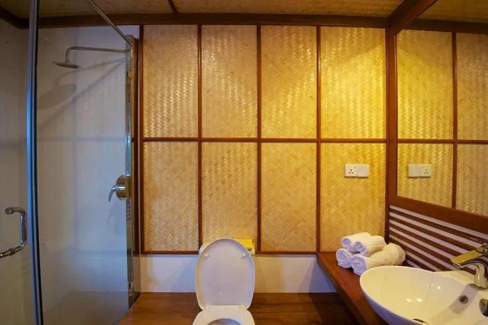 Yathra Houseboat