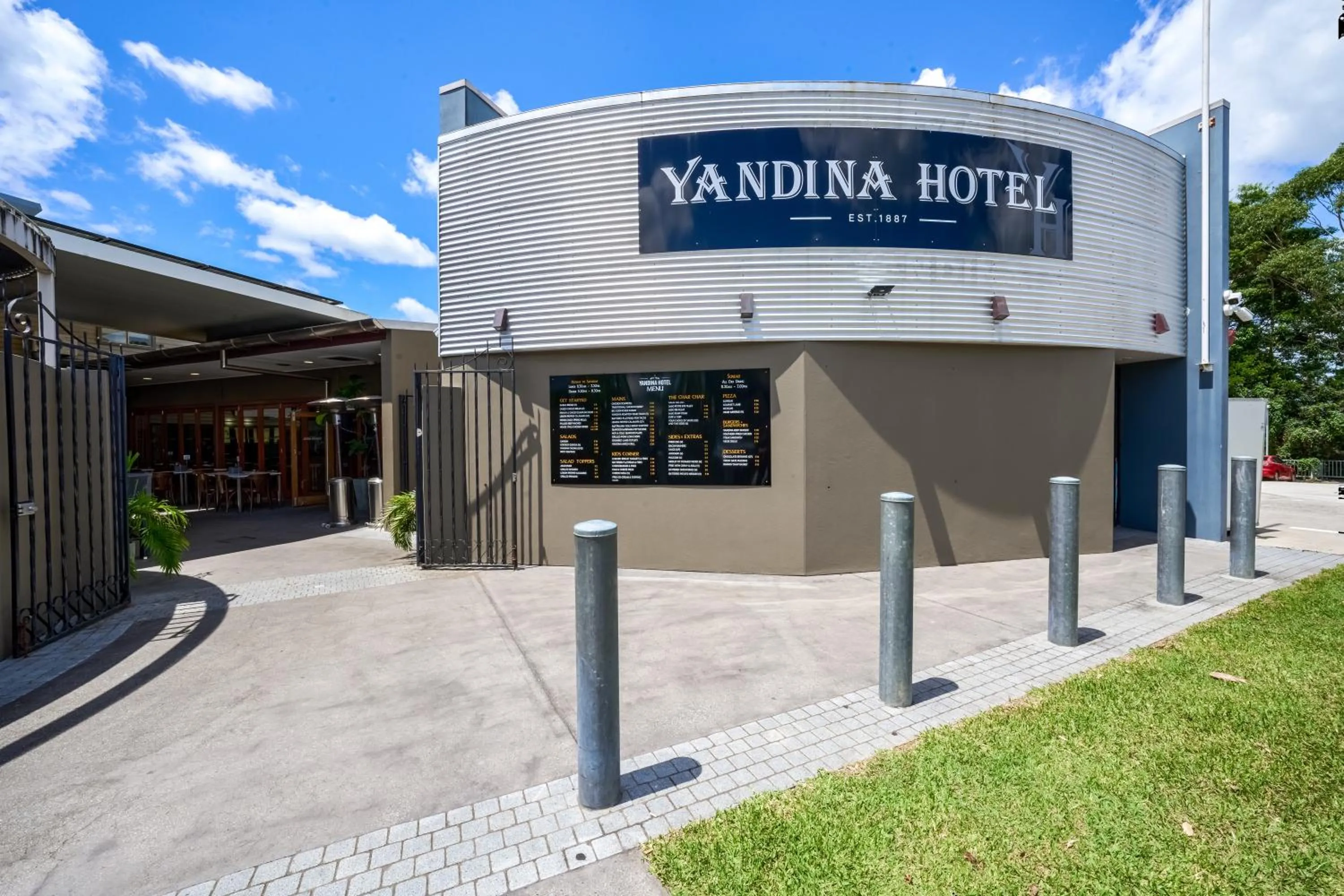 Yandina Hotel