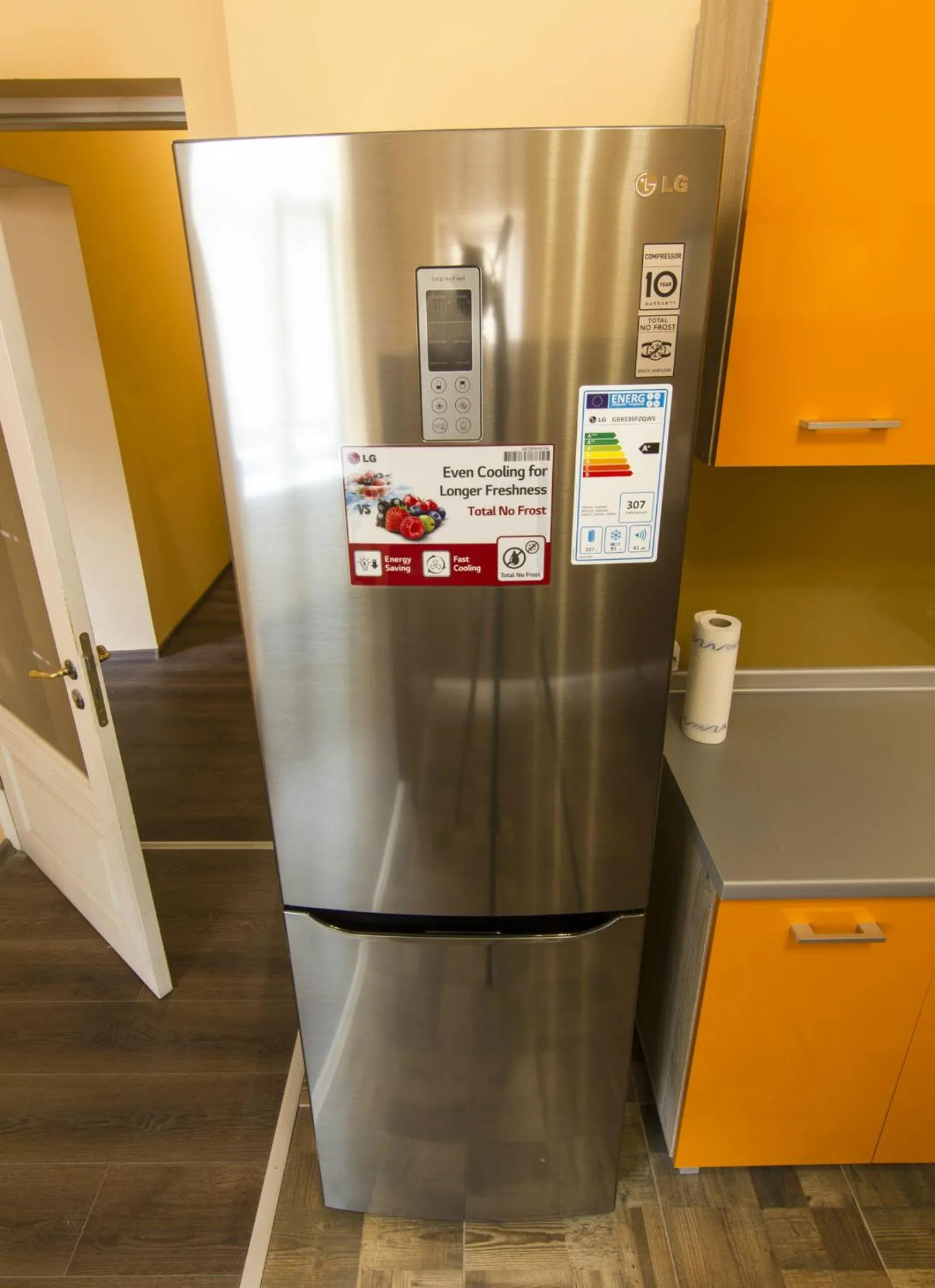 Communal kitchen in Valdemara Residence