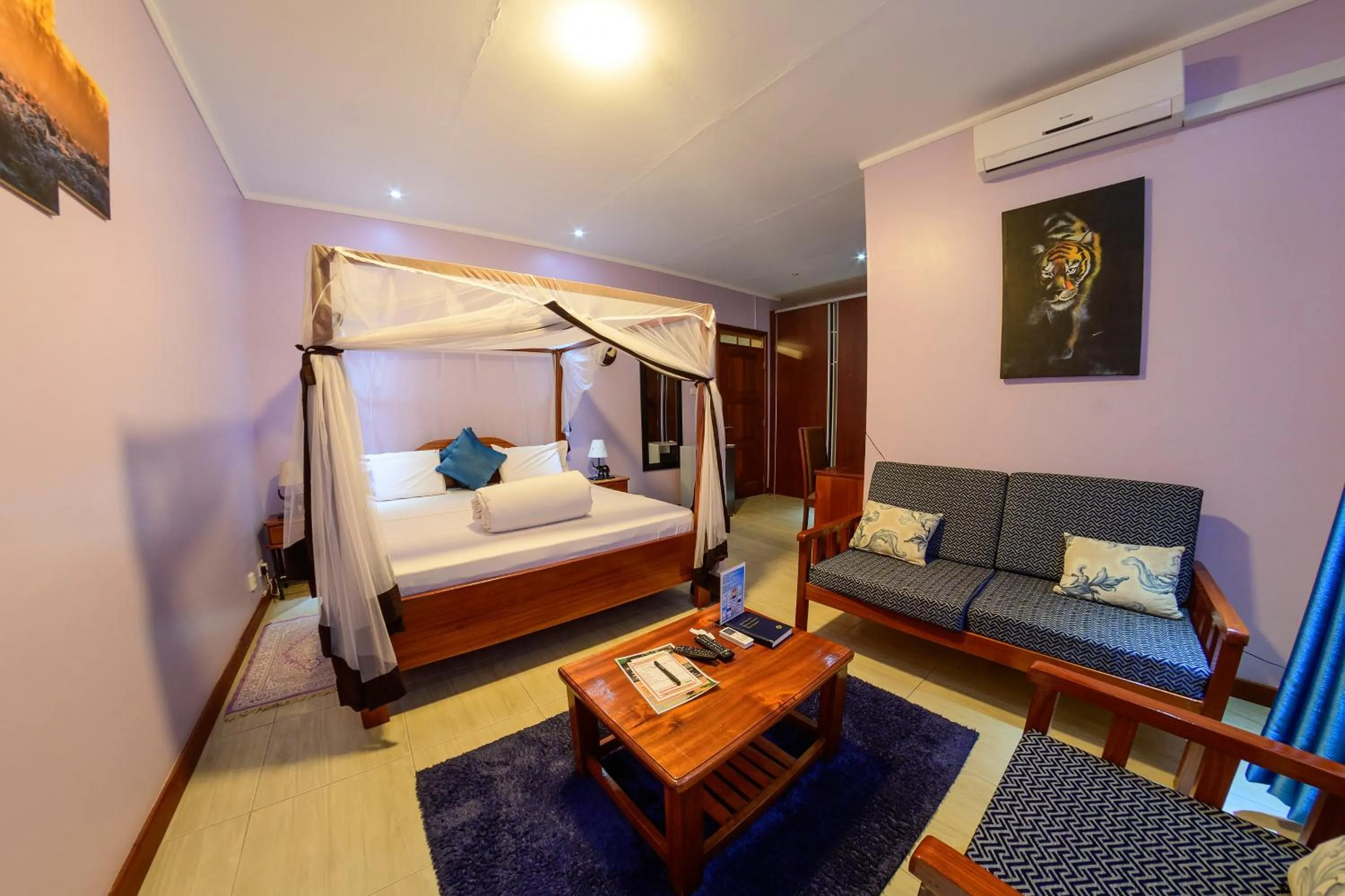 Bed in 2 Friends Guest House