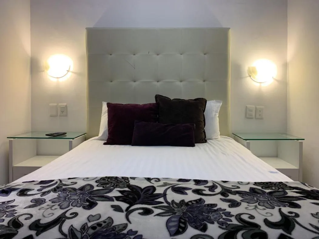 Bed in Hotel Condesa 185