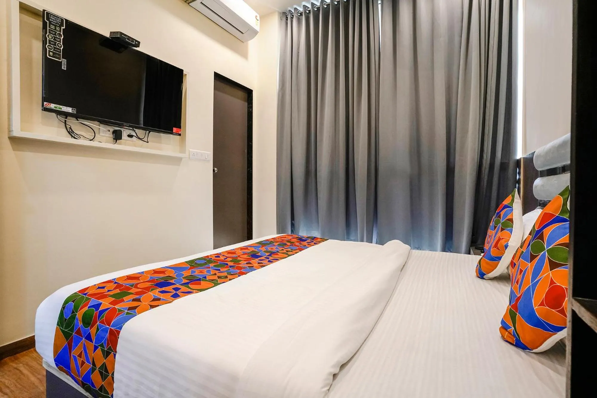 Bed in FabHotel Freedom International