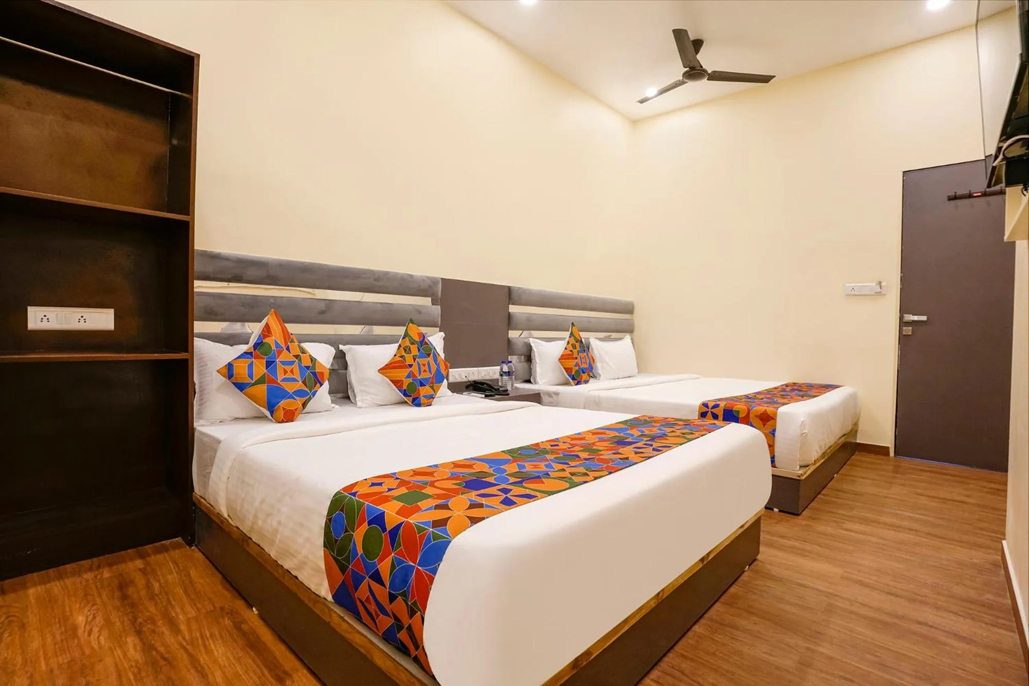 Bed in FabHotel Freedom International