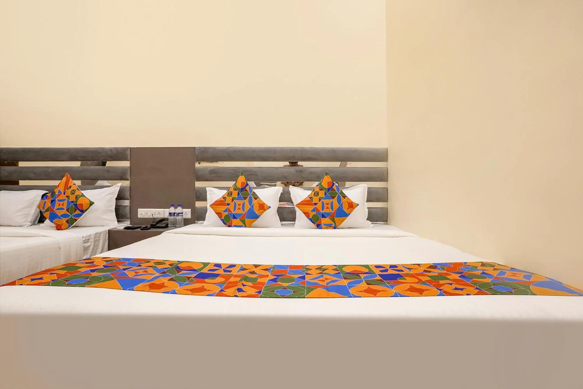 Bed in FabHotel Freedom International